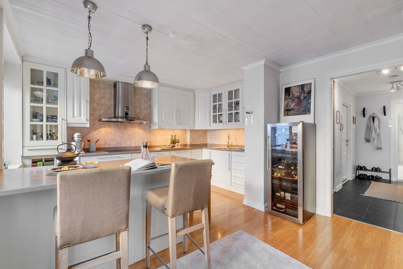 Kjøkkenet er fra 2005 fra leverandøren Crown. Galleribilde