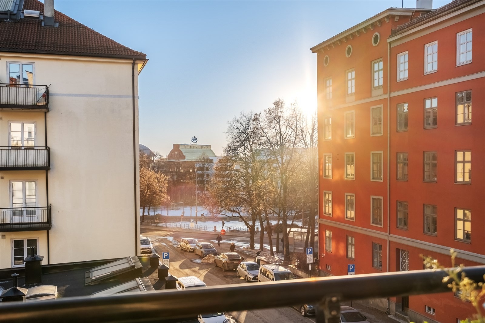 Utsyn fra balkong. Galleribilde