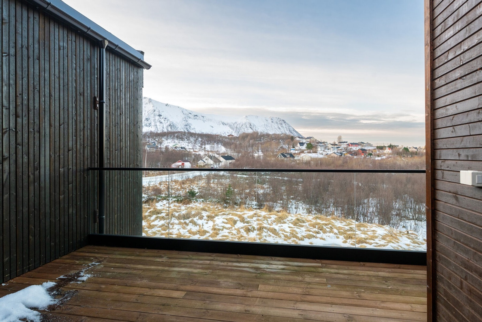 Balkong med utgang fra stuen. Galleribilde