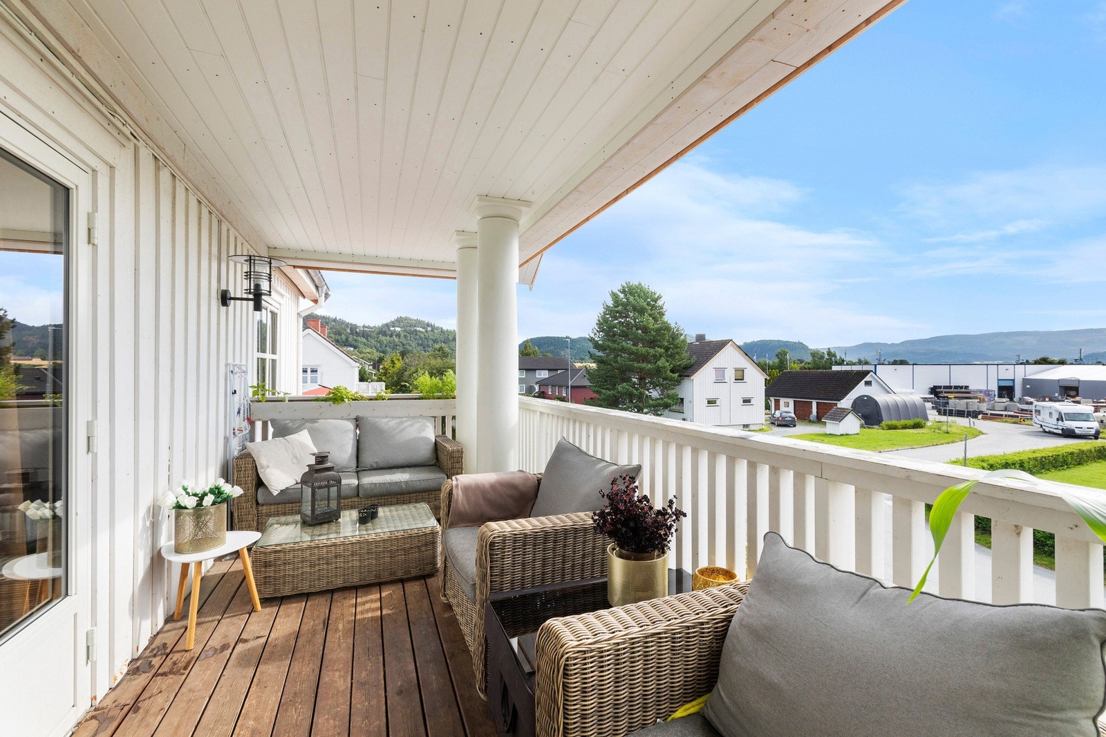 Takoverbygd veranda på 13 kvm. Galleribilde