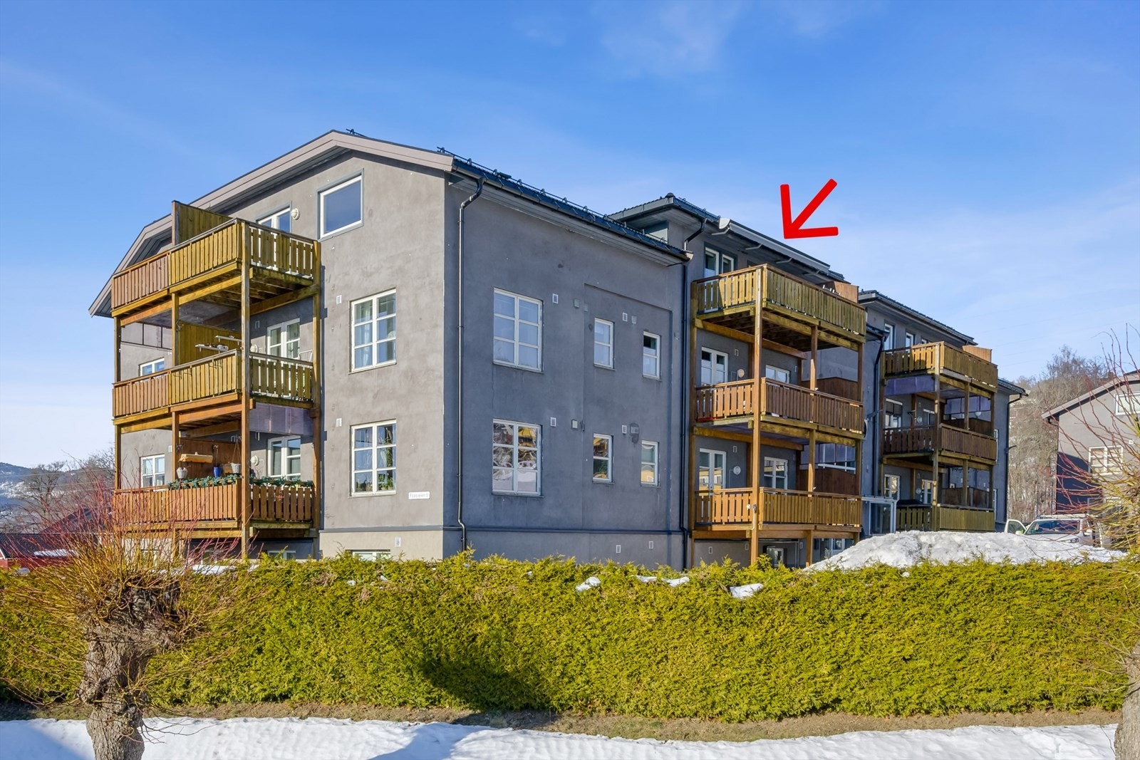 Leiligheten ligger på toppen i boligblokken. Galleribilde