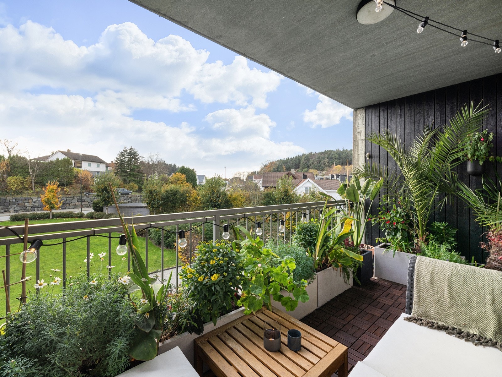 Fra stuen er det utgang til balkong som vender mot sør-vest Galleribilde