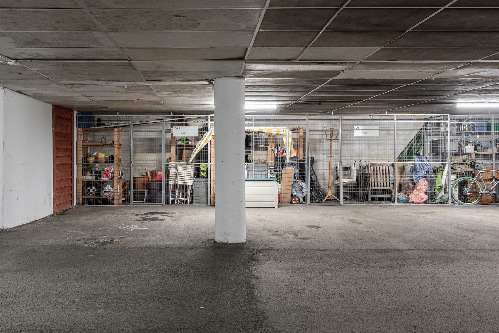 Leiligheten disponerer to garasjeplasser og to boder Galleribilde