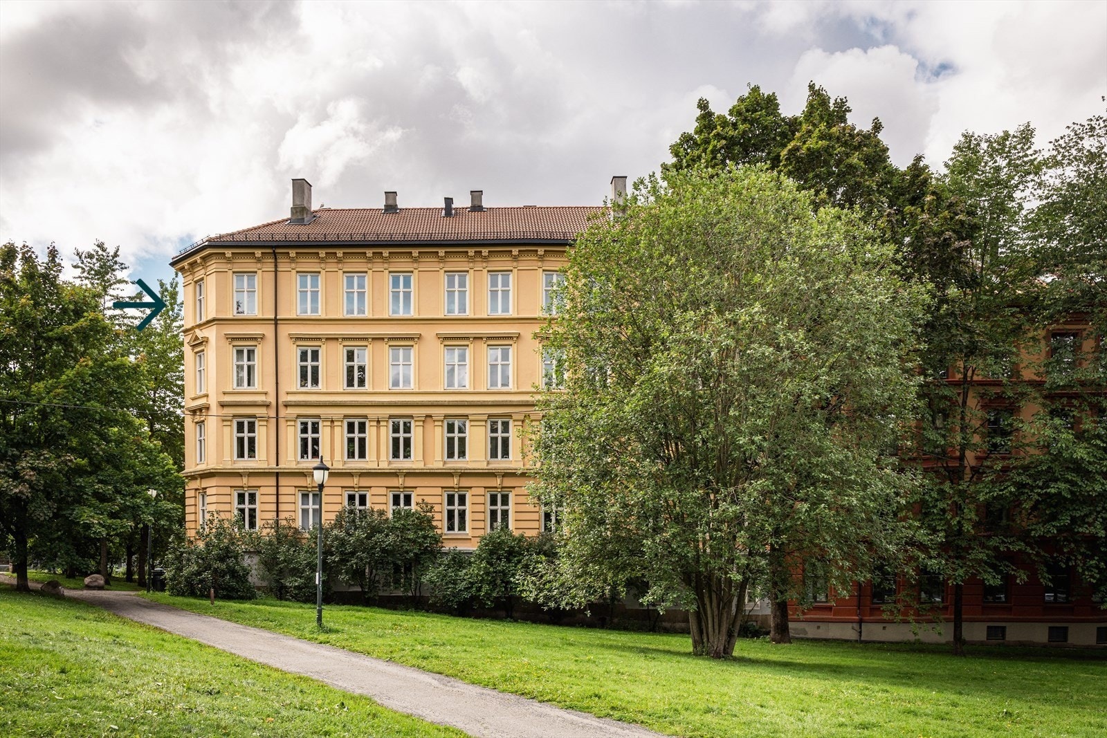 Topp- og hjørneleilighet med nydelig utsikt mot Klosterenga park og Ekebergåsen. Galleribilde