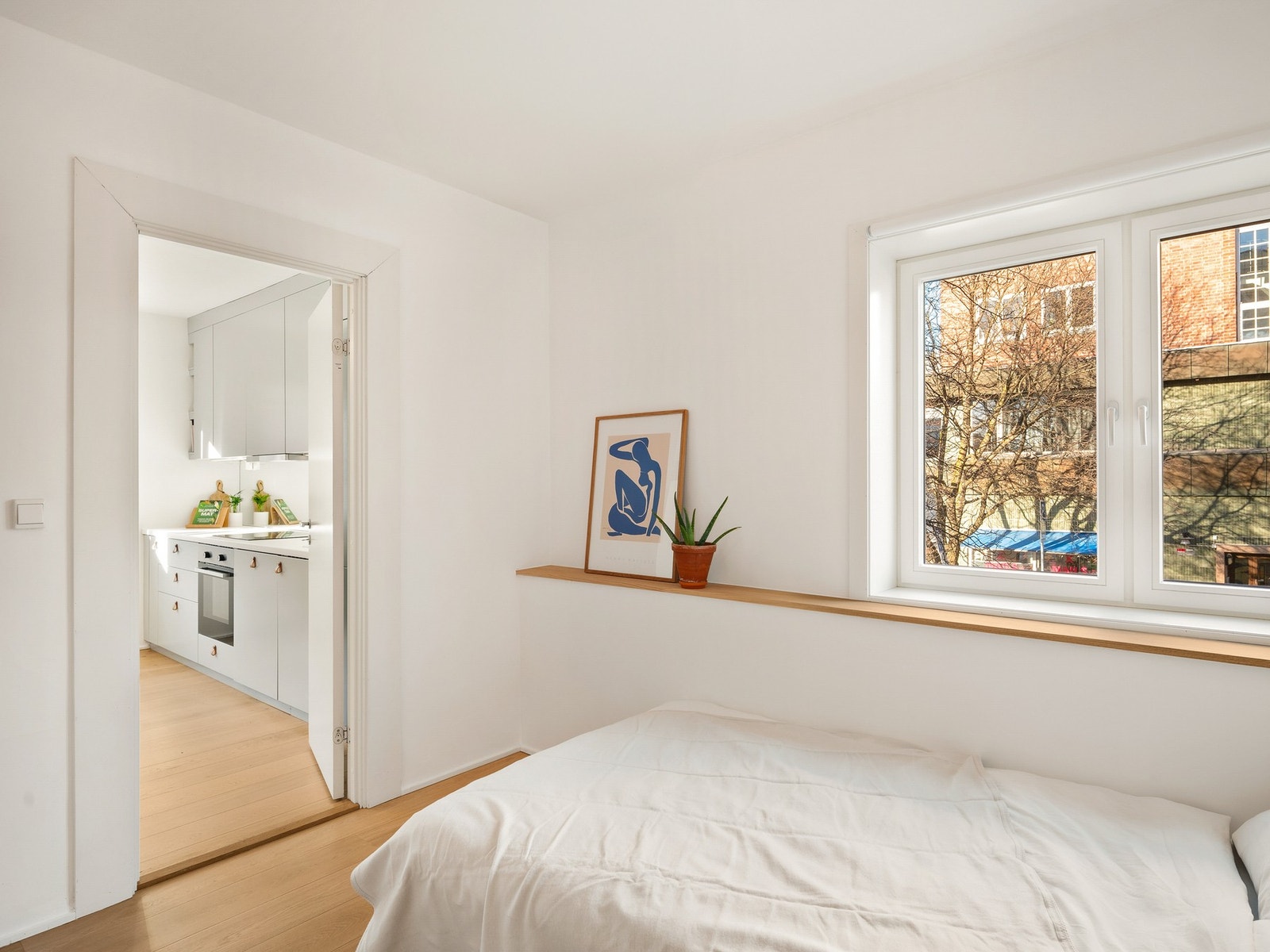 Alle vinduene i leiligheten er nye fra 2024. Galleribilde