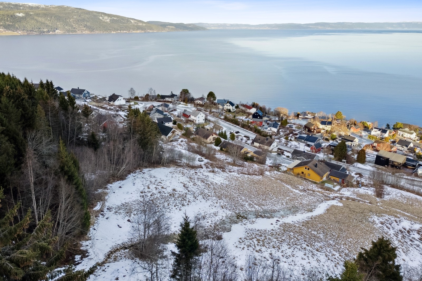 Tilbudene i Børsa og Buvika er en kort kjøretur unna, hvor du finner dagligvarebutikker, skoler, barnehager og fritidstilbud. Galleribilde