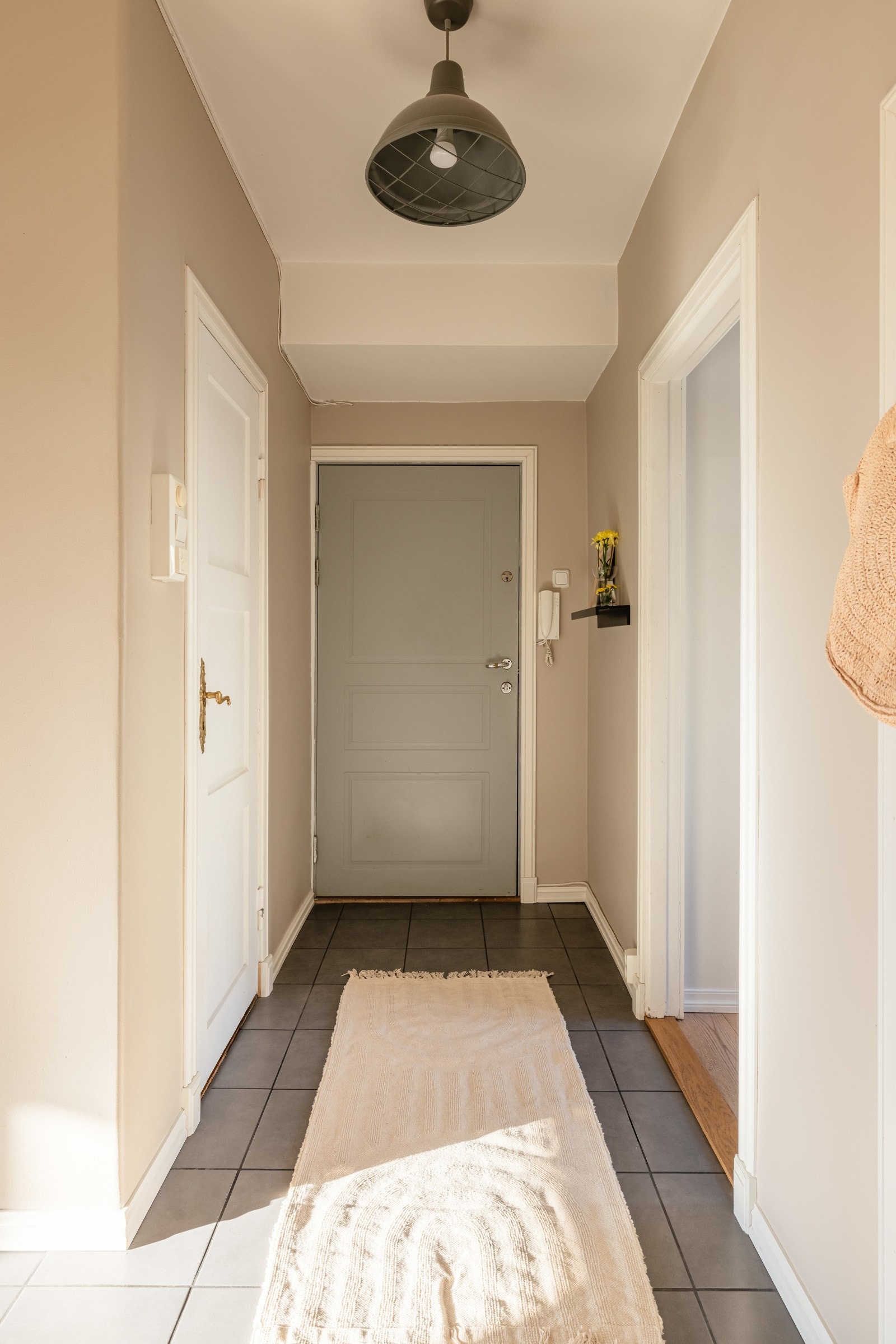 Leiligheten disponerer ytterligere lagringsplass i kjellerbod. Galleribilde