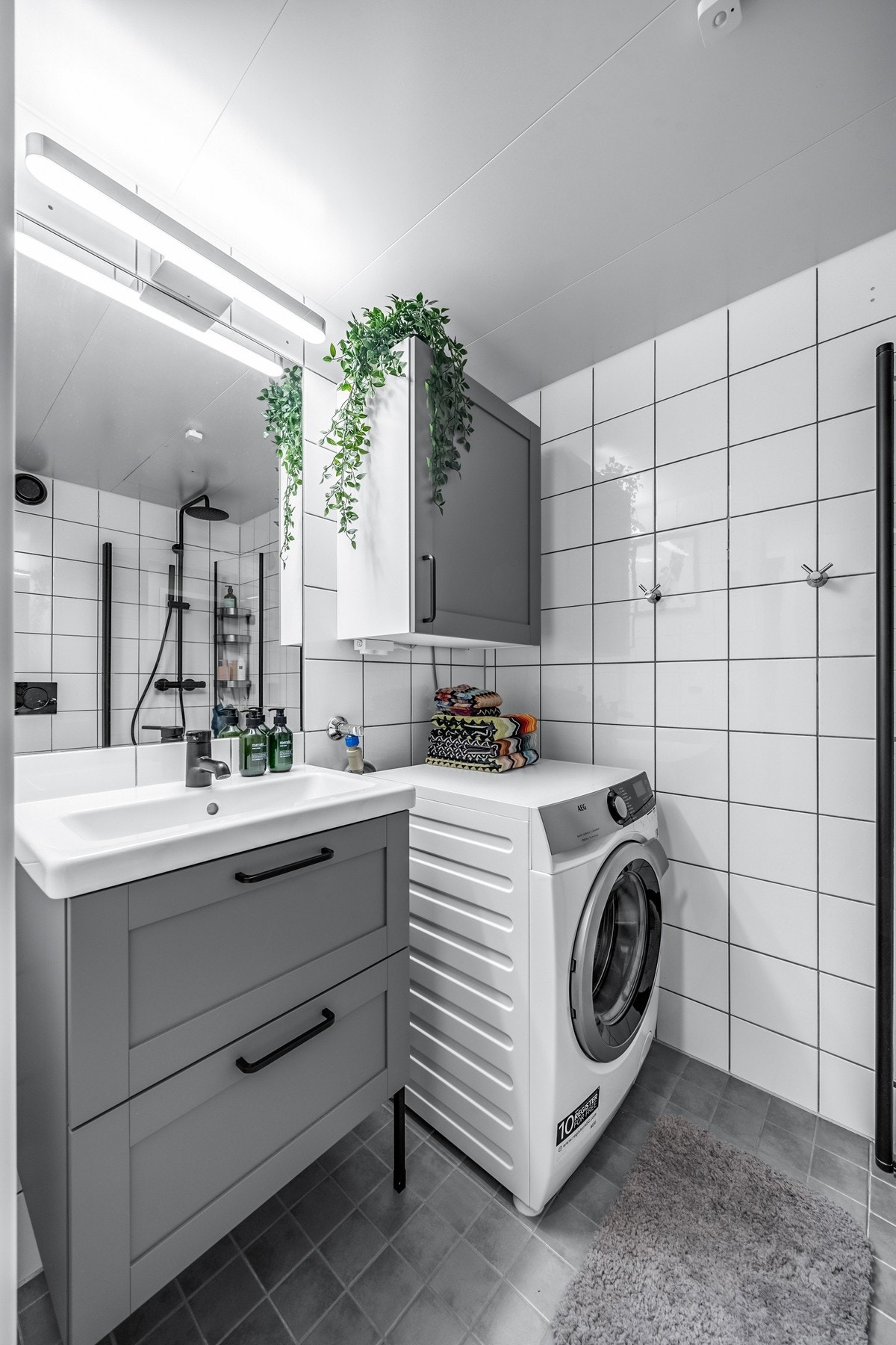 Baderomsinnredning oppgradert i 2022 samt nytt termostat til varmekablene Galleribilde