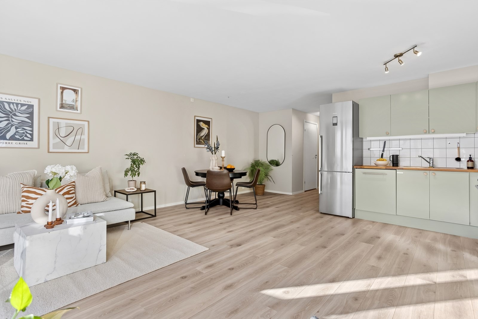 Den gode utformingen gjør det enkelt å innrede oppholdsrommet etter eget ønske. Galleribilde