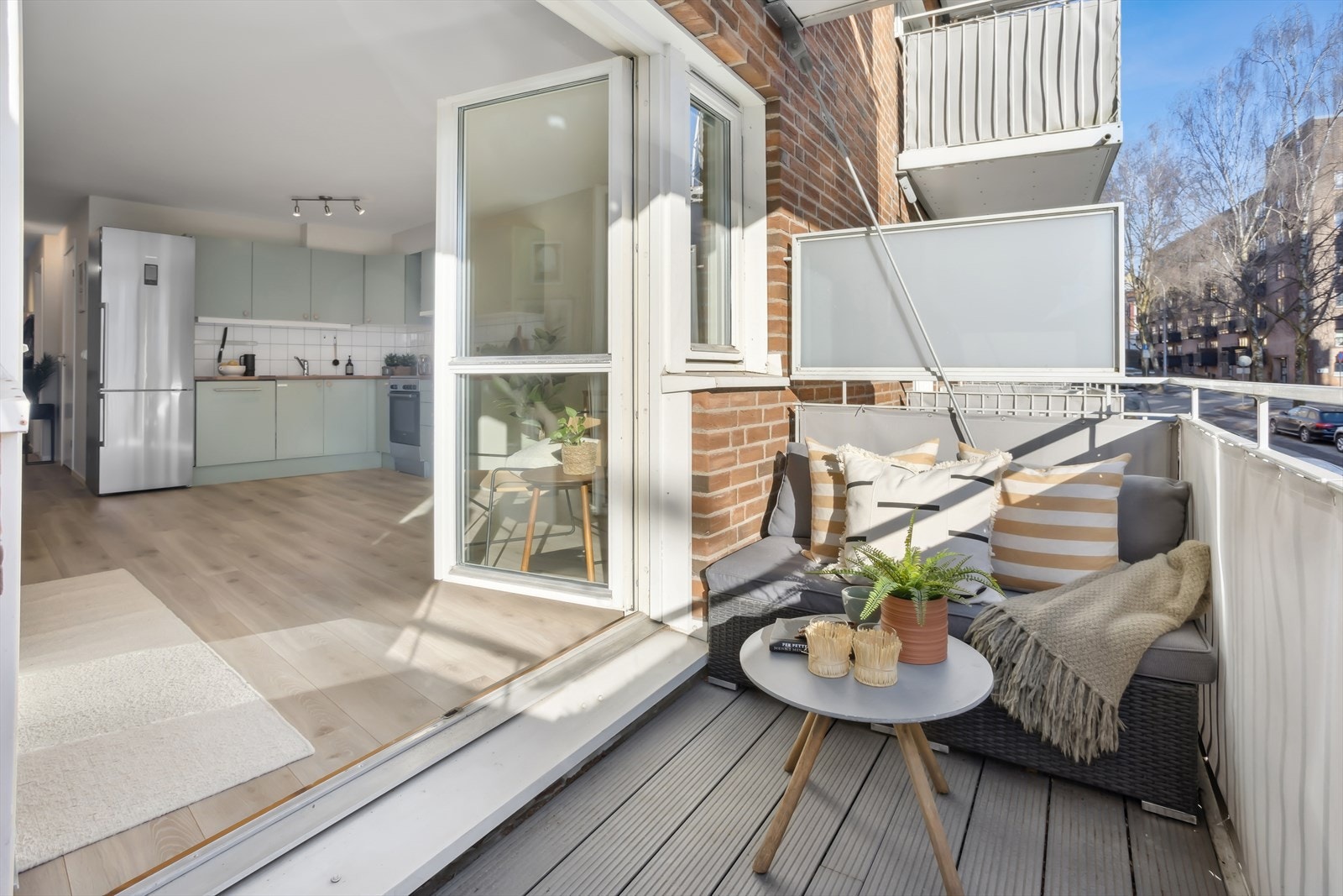 Leiligheten har utgang til en trivelig balkong. Galleribilde