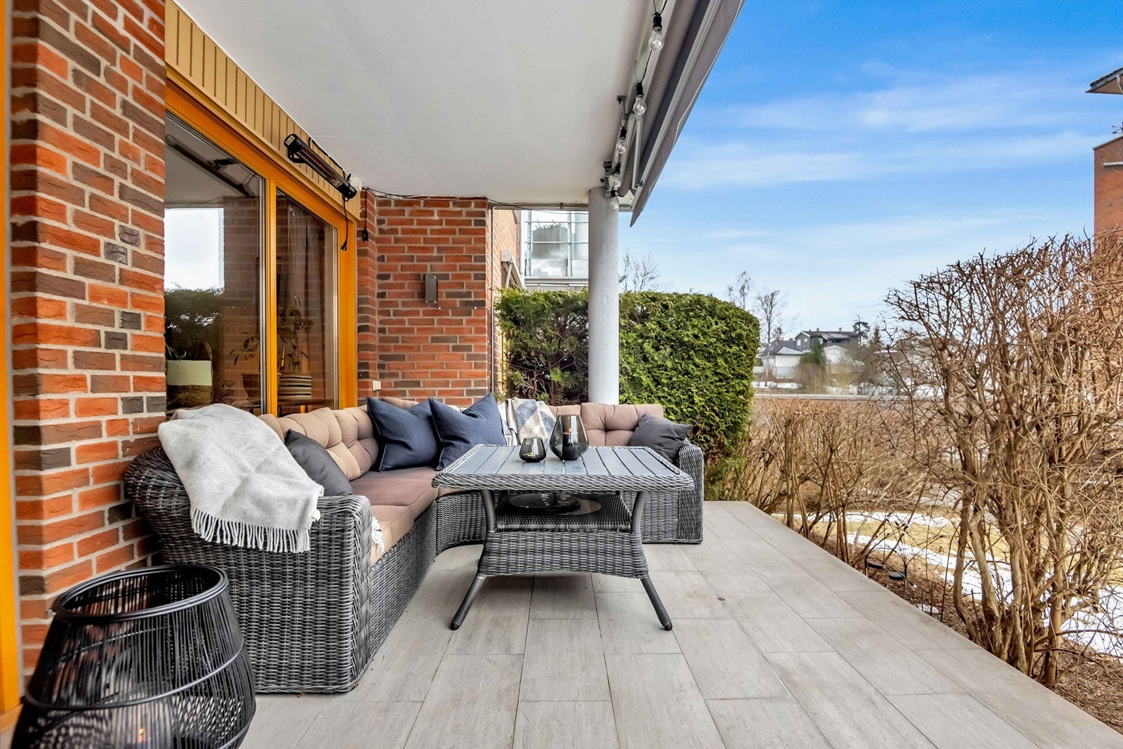 Fra stuen er det adkomst til en fantastisk sydvest-vendt terrasse Galleribilde