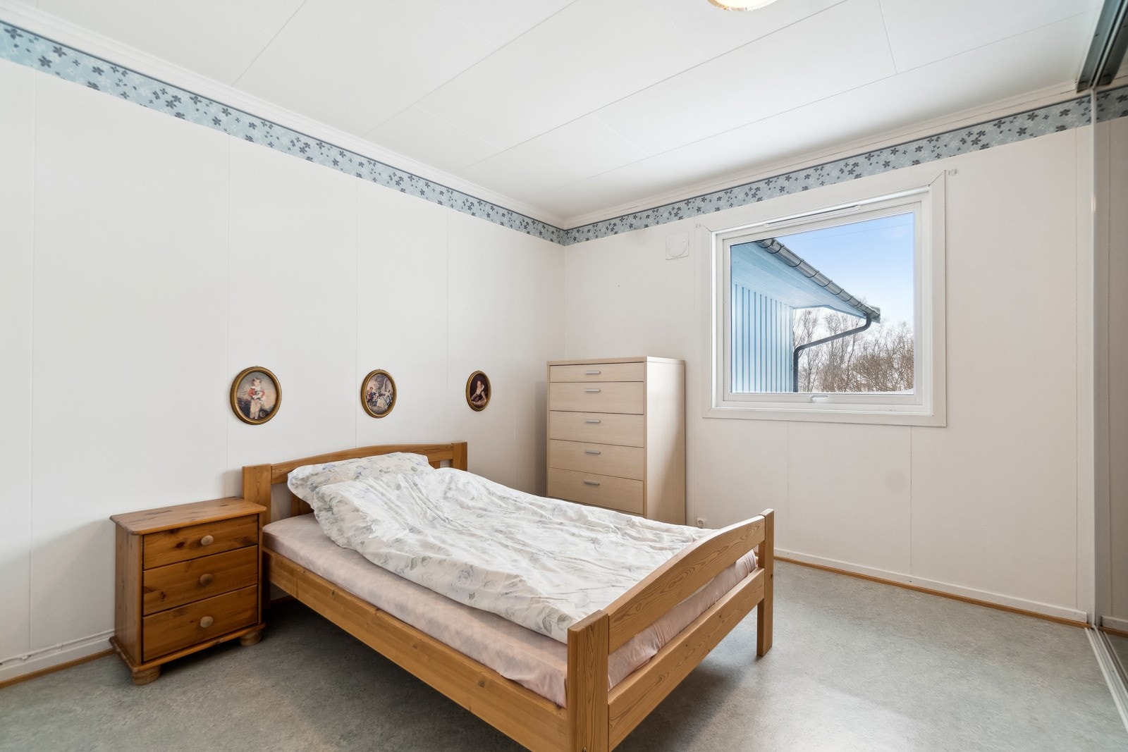 Soverommene er av ulik størrelse men samtlige får likevel plass til dobbeltseng og øvrig innredning. Galleribilde