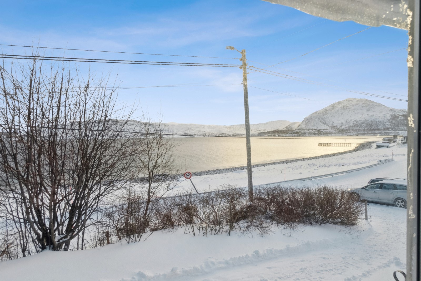 Området anses som idyllisk, landlig og nært sjøen med lite trafikk. Det er gode muligheter å drive med friluftsliv i området, da med et rikelig turterreng og muligheter for jakt og fiske sommer og vinter. Galleribilde