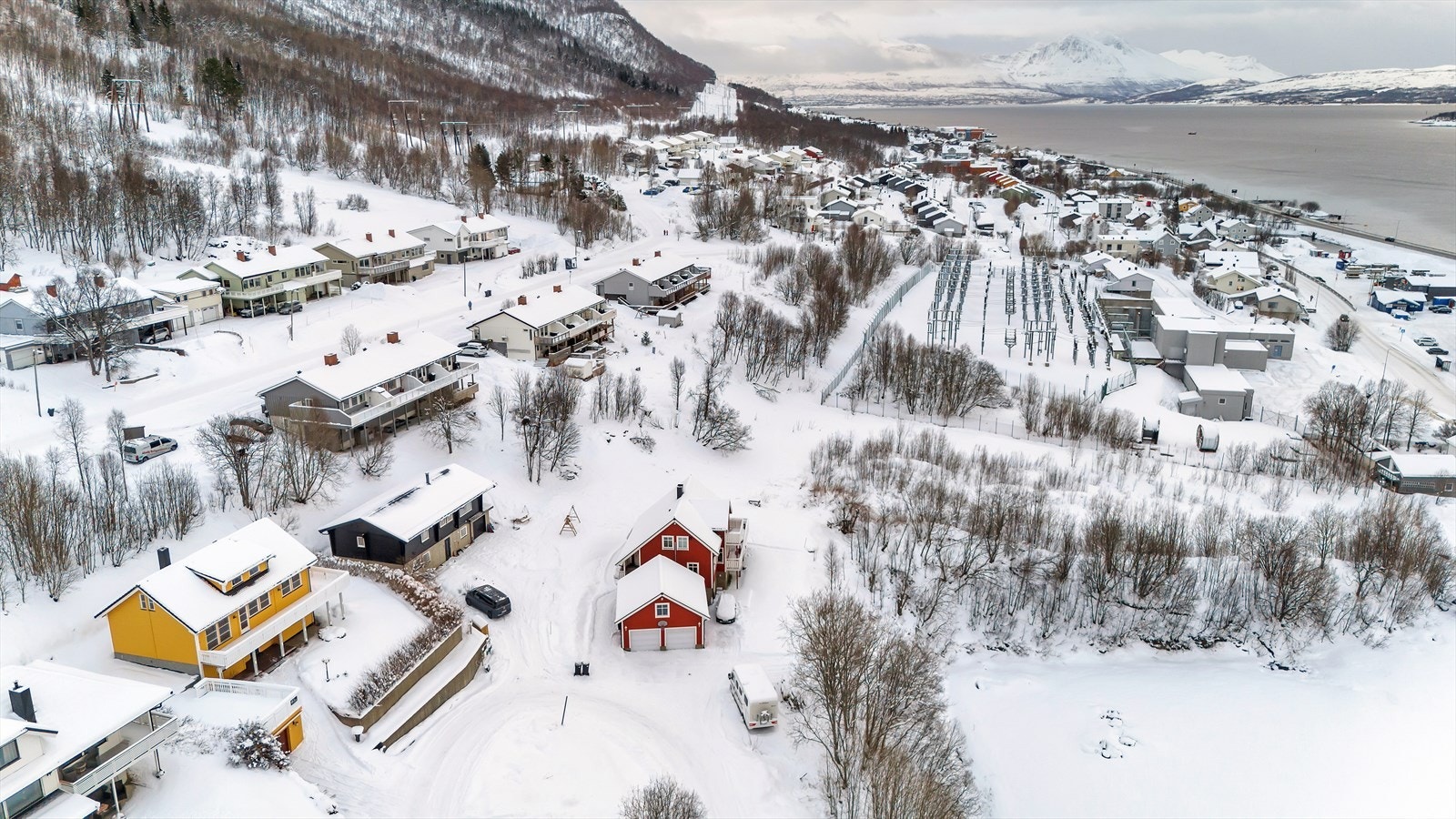 Nærhet til både handelspark, barnehager, skoler og marka. Galleribilde
