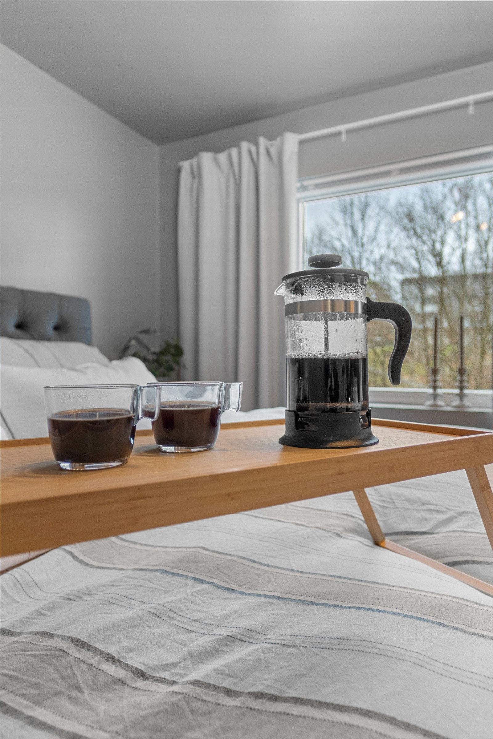 Flott å nyte late dager med en kaffekopp på kvisten. Galleribilde