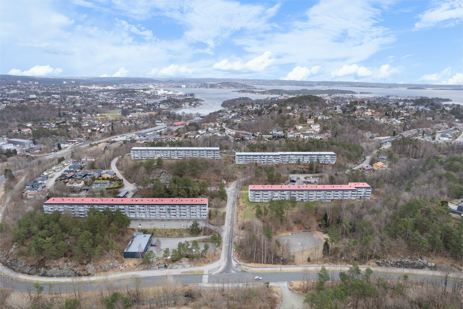 Kort vei til sjøen/Kjosbukta! Galleribilde