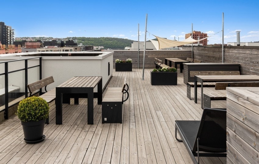 Felles og stor takterrasse med flotte solforhold Galleribilde