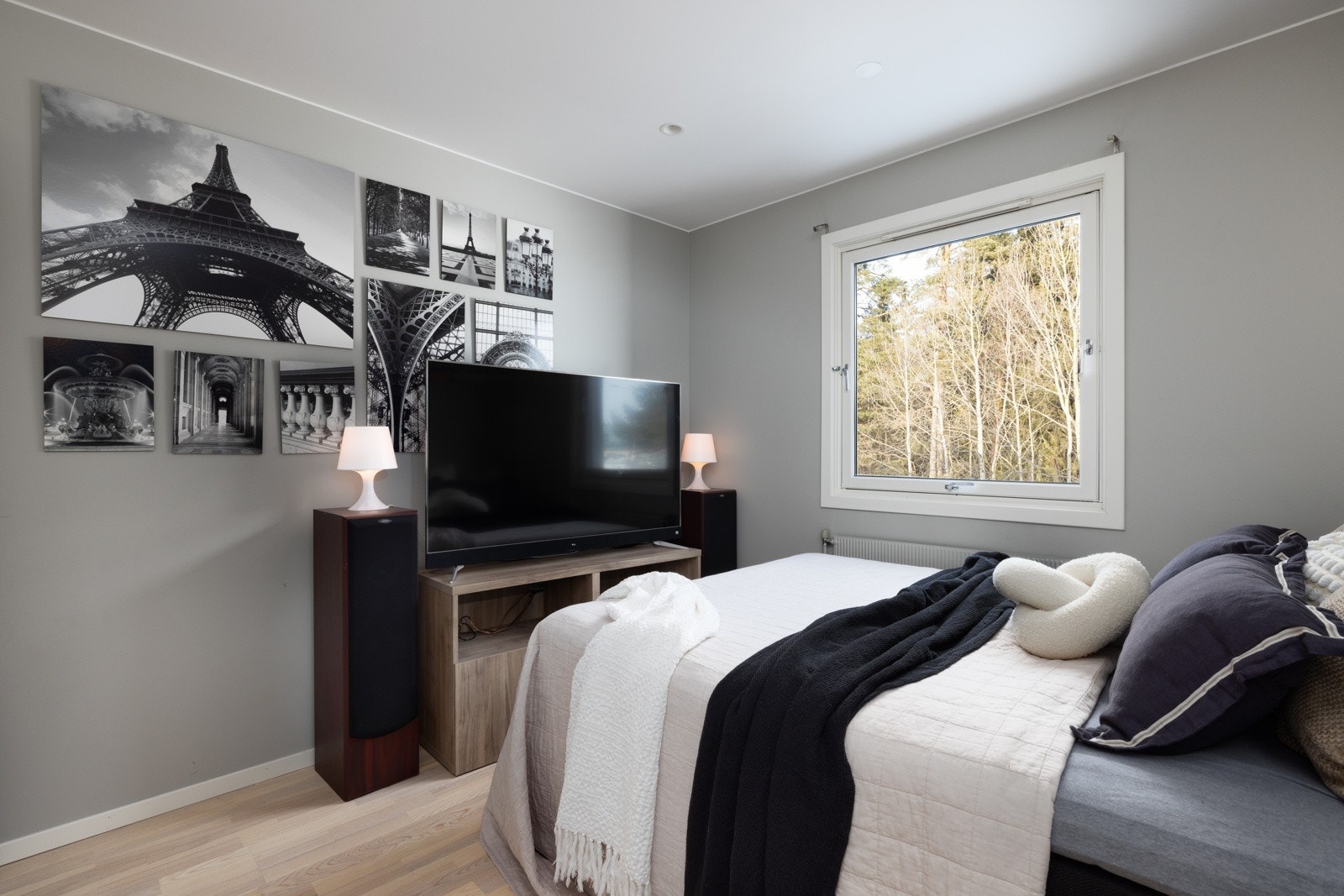 Her kan du fint innrede med både seng, kommode, nattbord og øvrig møblement etter ønske. Galleribilde