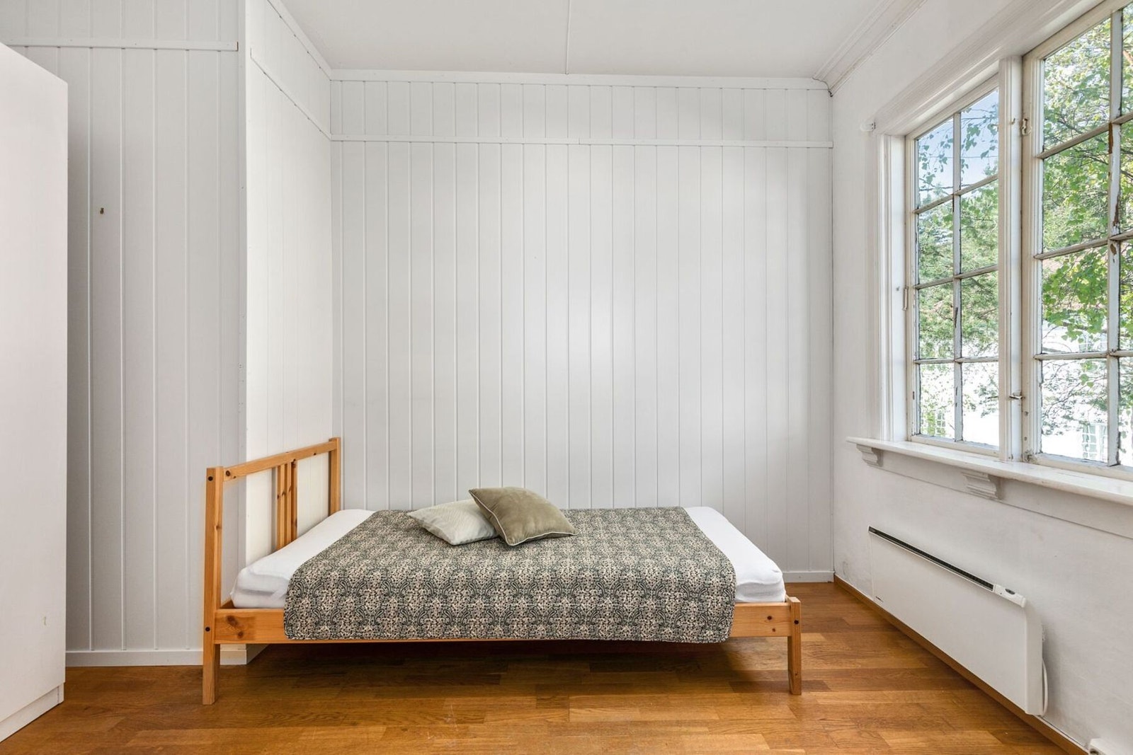 - Soverom 3 - Plass til både garderobeskap/pult - Galleribilde