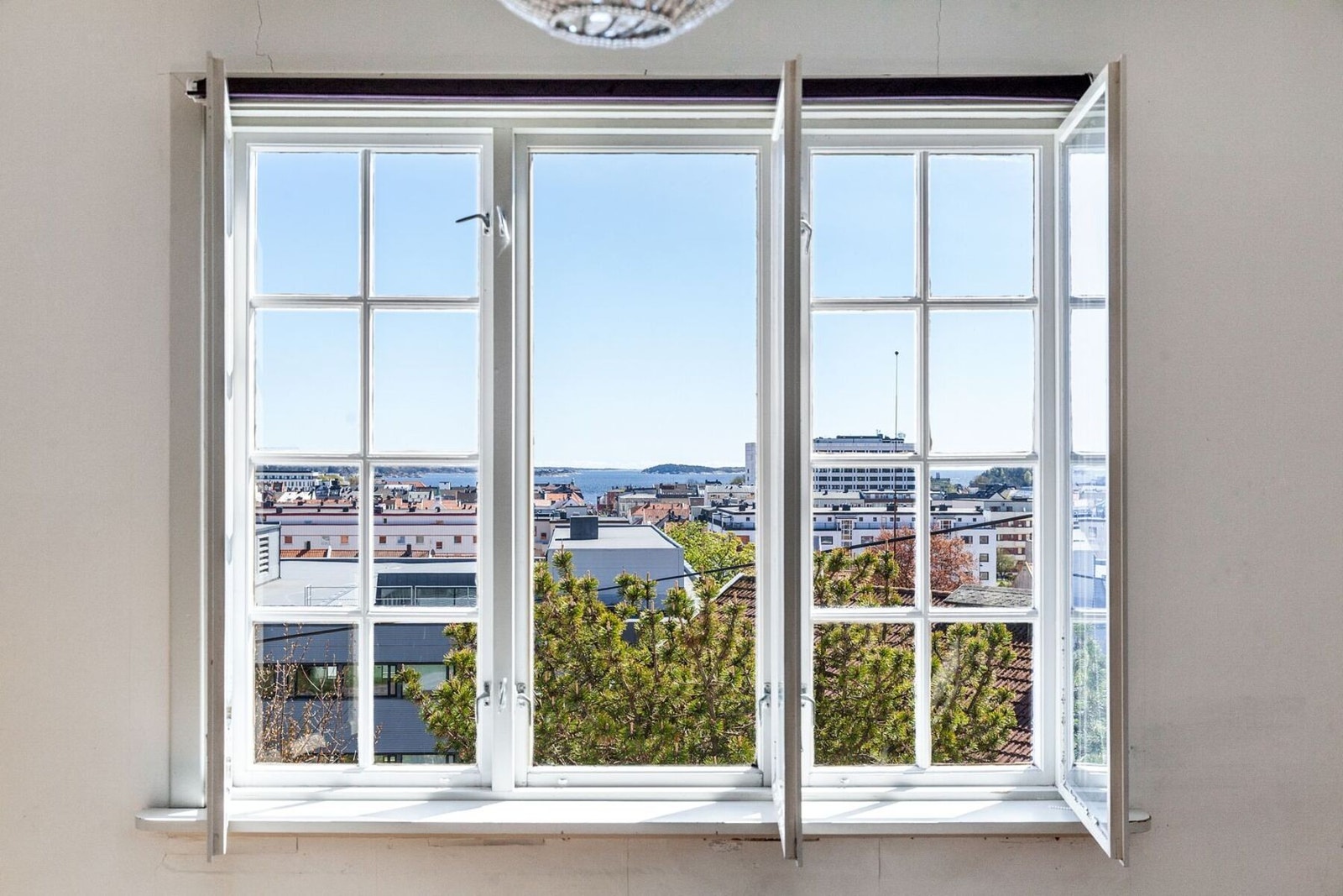 - Nydelig utsikt fra vinduene - Galleribilde