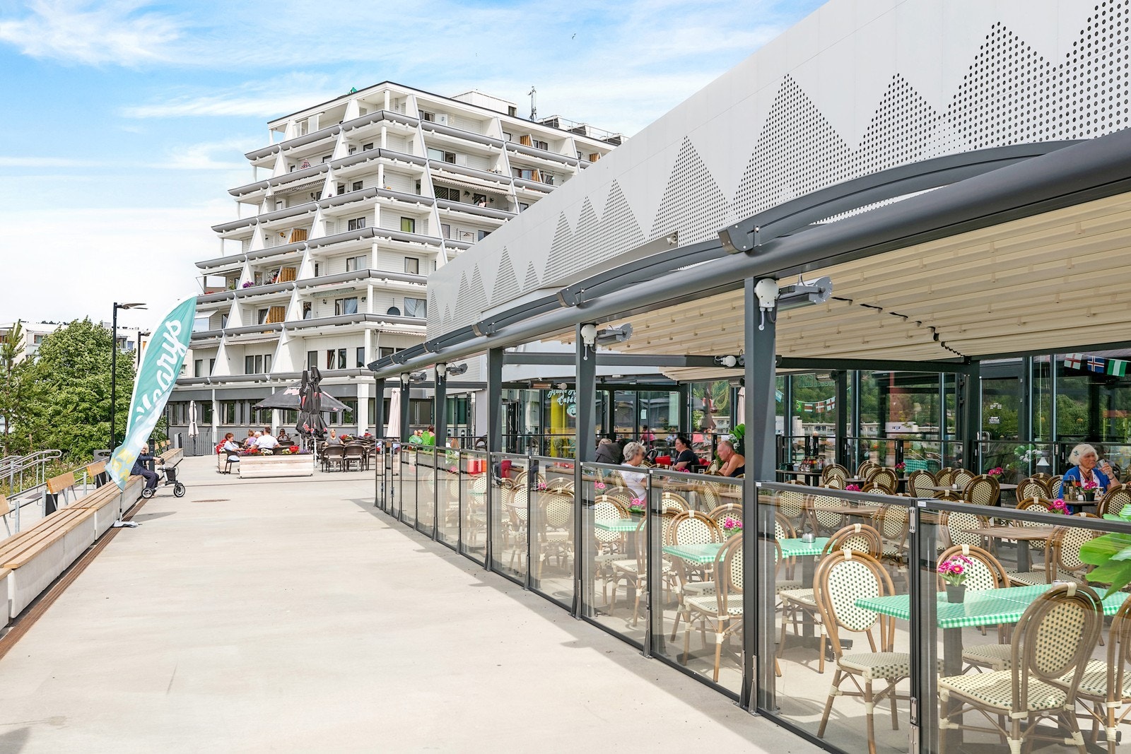 Stovner senter har gjennomgått en stor utvidelse på hele 4 500 kvm og har fått mange nye butikker og spisesteder. Galleribilde