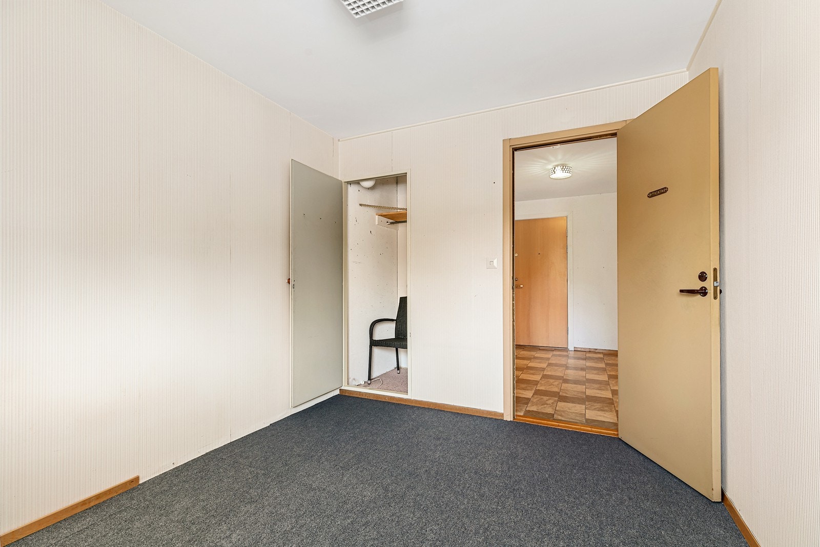 Soverommet har et lite kott for oppbevaring. Galleribilde