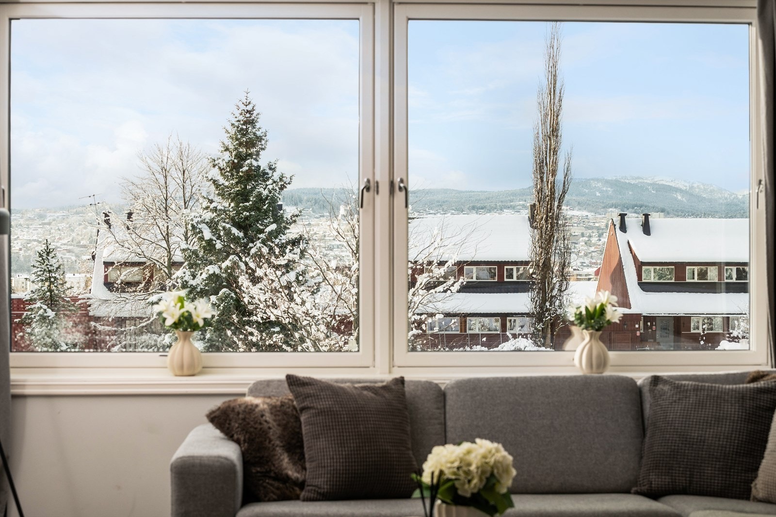 Vinduene i leiligheten ble skiftet i 2019 og består av 3-lags glass. Galleribilde