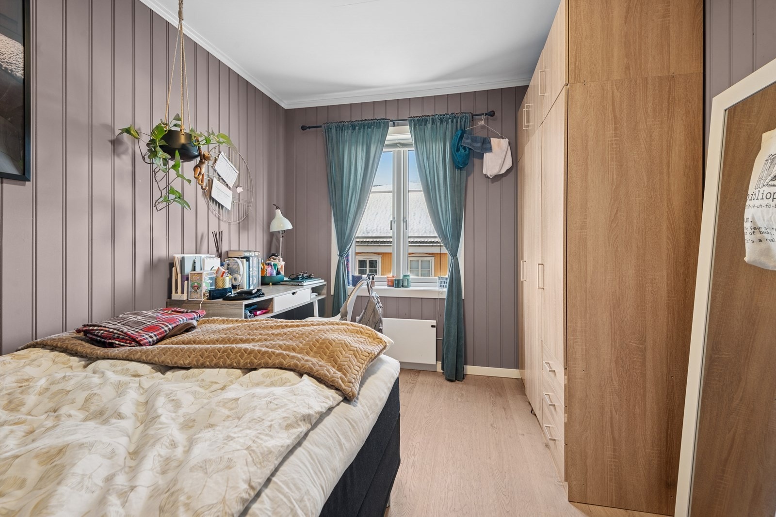 Alle soverommene har god plass til garderobeskap og kontorpult. Galleribilde