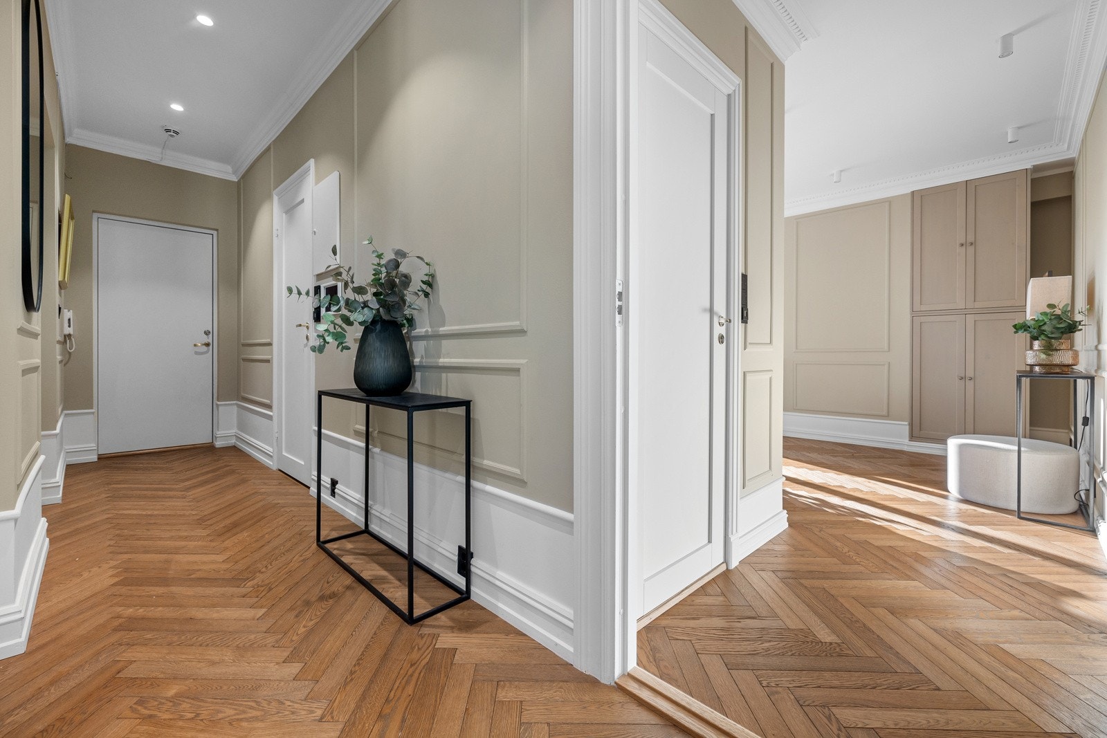 Leiligheten er svært gjennomtenkt og stilmessig utført med fokus på det originale og moderne. Galleribilde