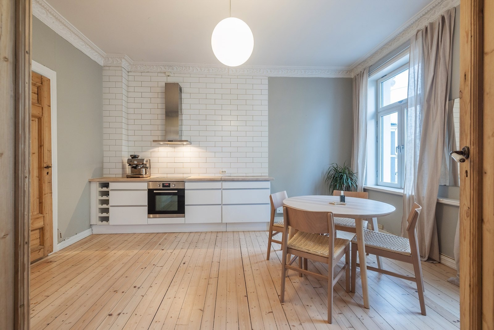 Kristoffer Mjåtveit har gleden av å presentere Fredensborgveien 17! Galleribilde