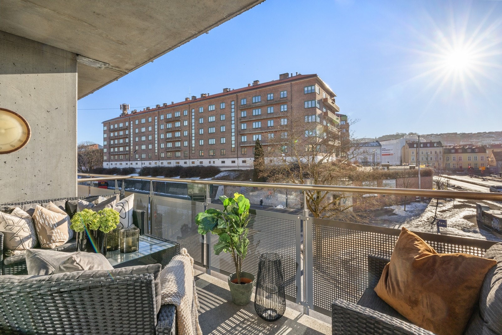 Velkommen til Jordalgata 2 - En pen 3-roms anelsleilighet vendt mot stille gate og solrik balkong Galleribilde