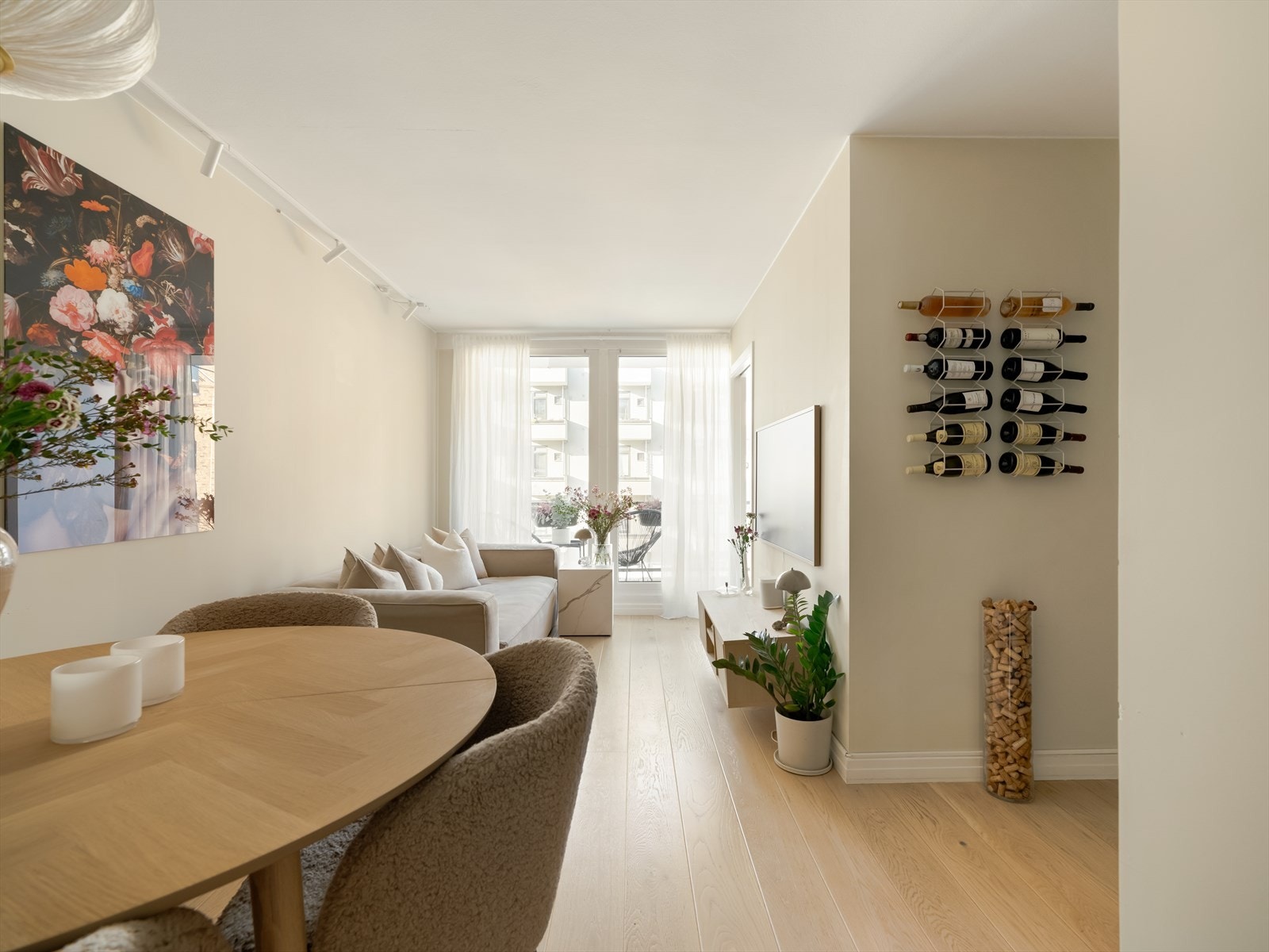 En lekker og innbydende 2-roms leilighet med god planløsning. Eller som selger kaller det verdens beste prinsessekott ! Galleribilde