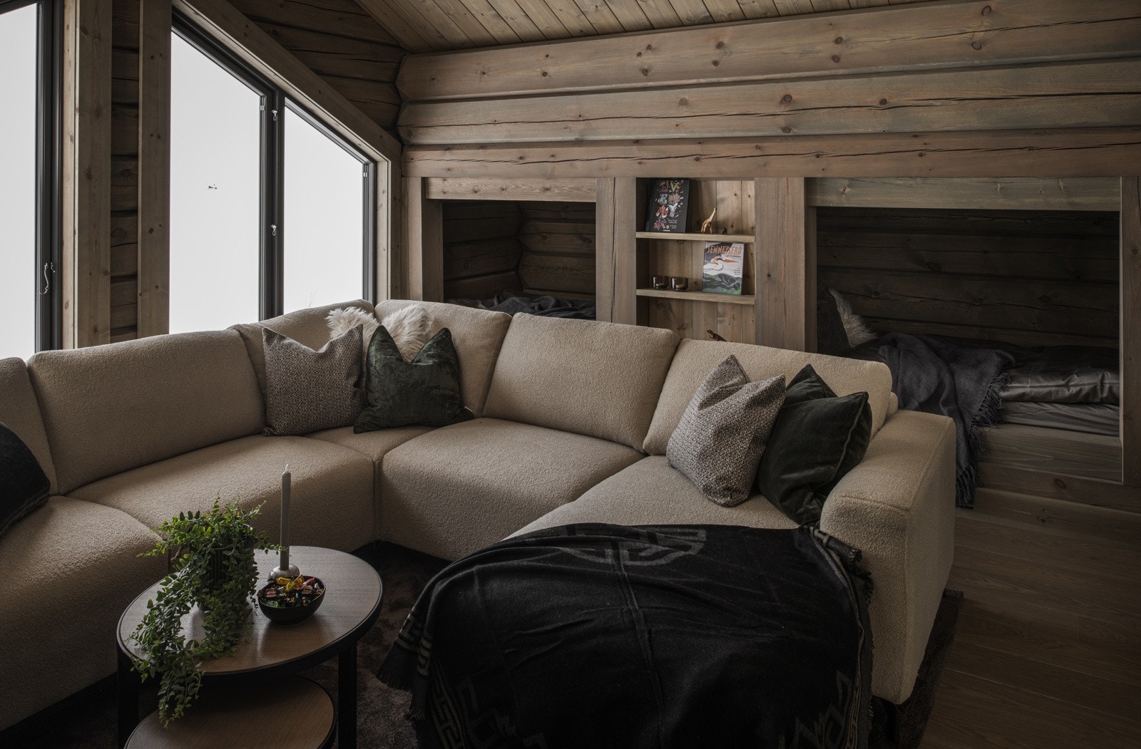 Hemsstue/ soverom. Bilde fra lignende hytte, avvik vil forekomme Galleribilde
