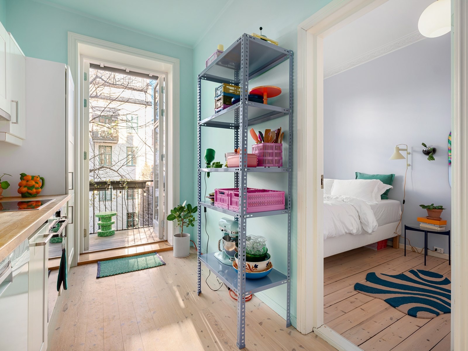 Soverommet ligger skjermet mot bakgården og helt uten innsyn. Galleribilde