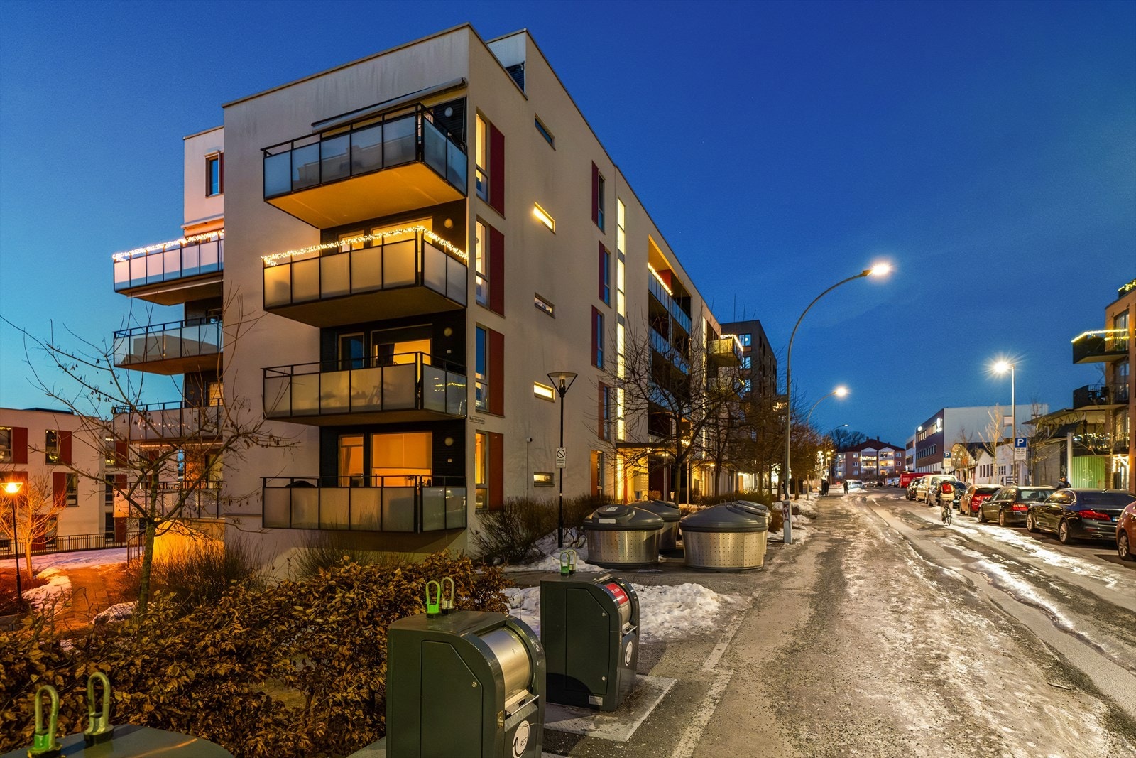 Leiligheten ligger i et sentralt område med kort vei til butikker og kollektiv Galleribilde