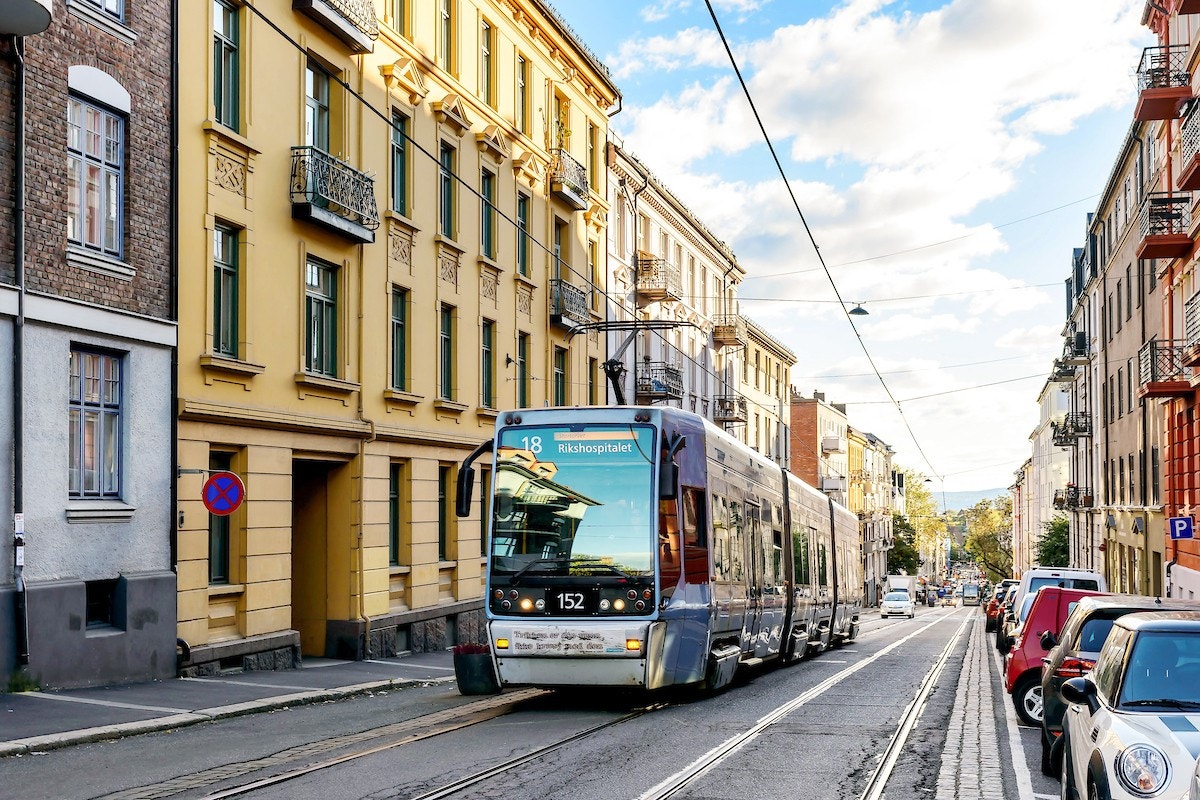 - Kort vei til offentlig kommunikasjon - Galleribilde