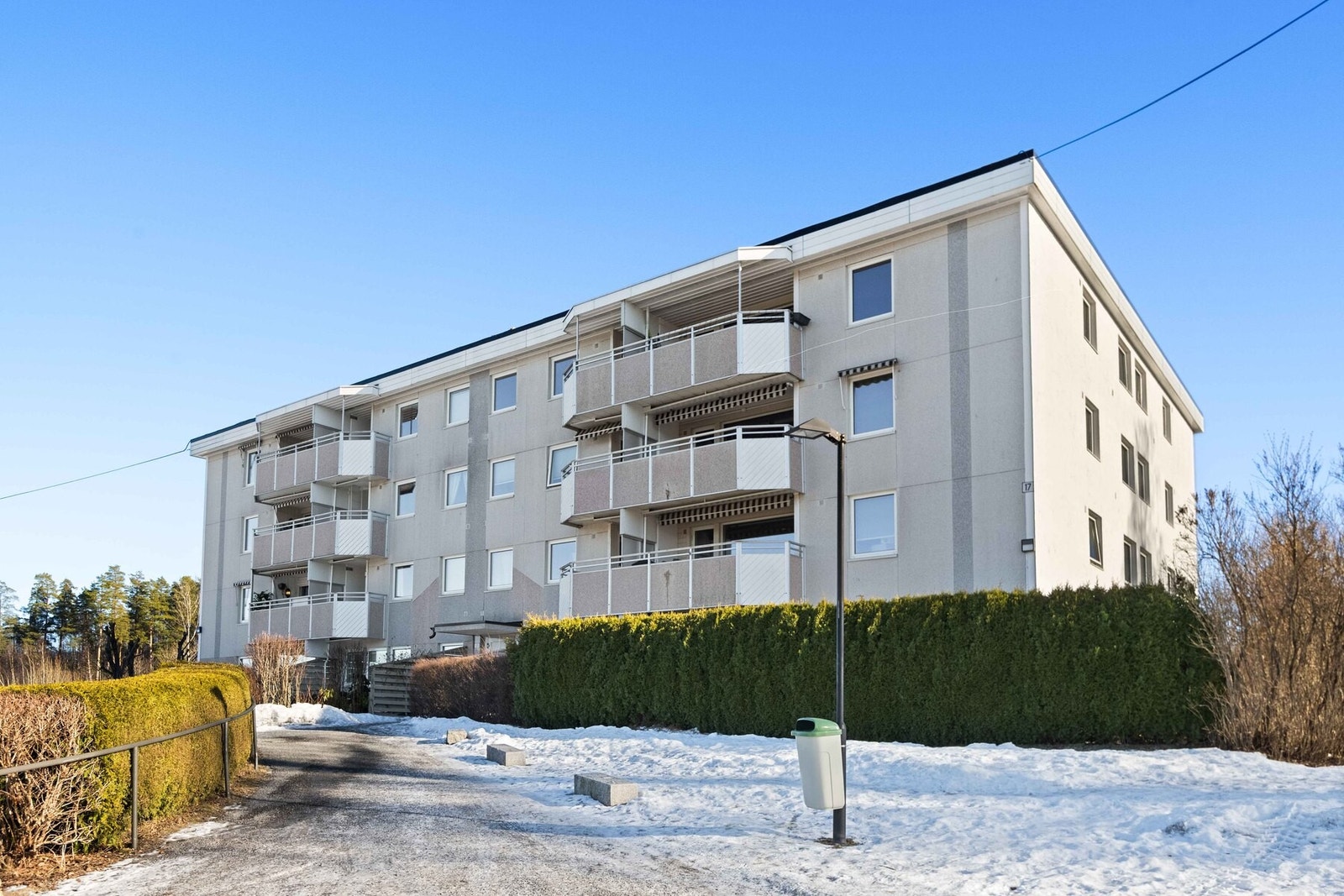 Fasade. Borettslaget byttet vinduer/balkongdører i 2016. Galleribilde