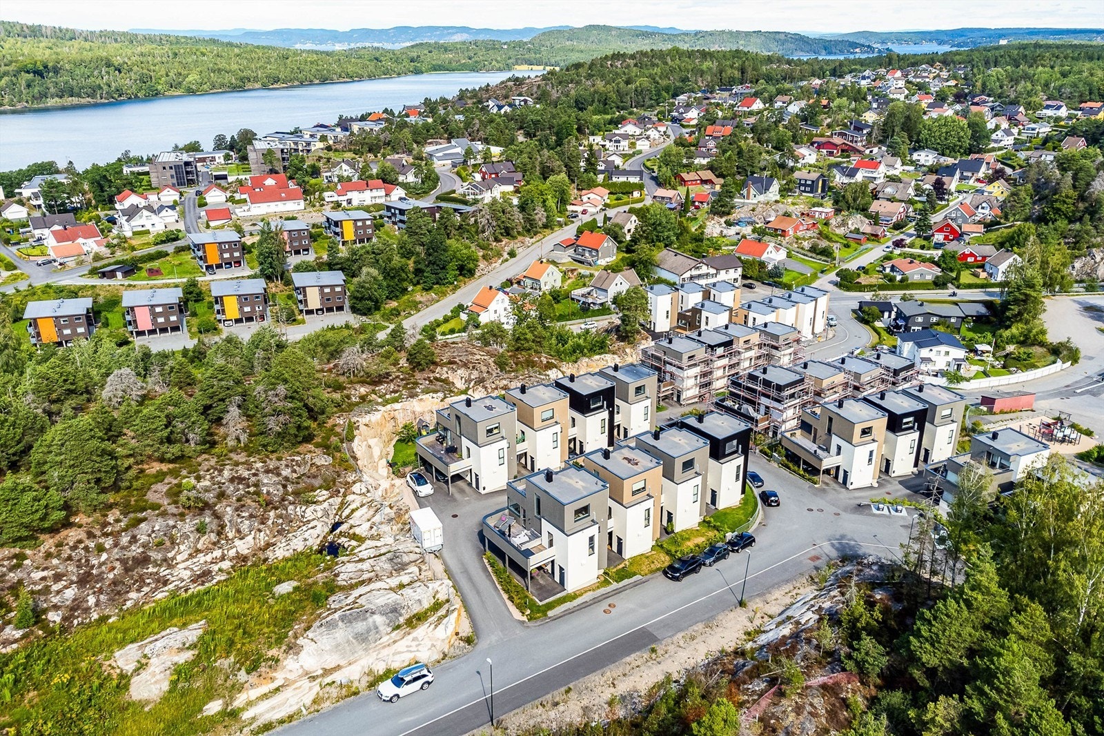 Verkslia er et nytt og fremtidsrettet boligområde like nord for sentrumskjernen. Barnehage samt barne- og ungdomsskole inngår i nabolaget. Galleribilde