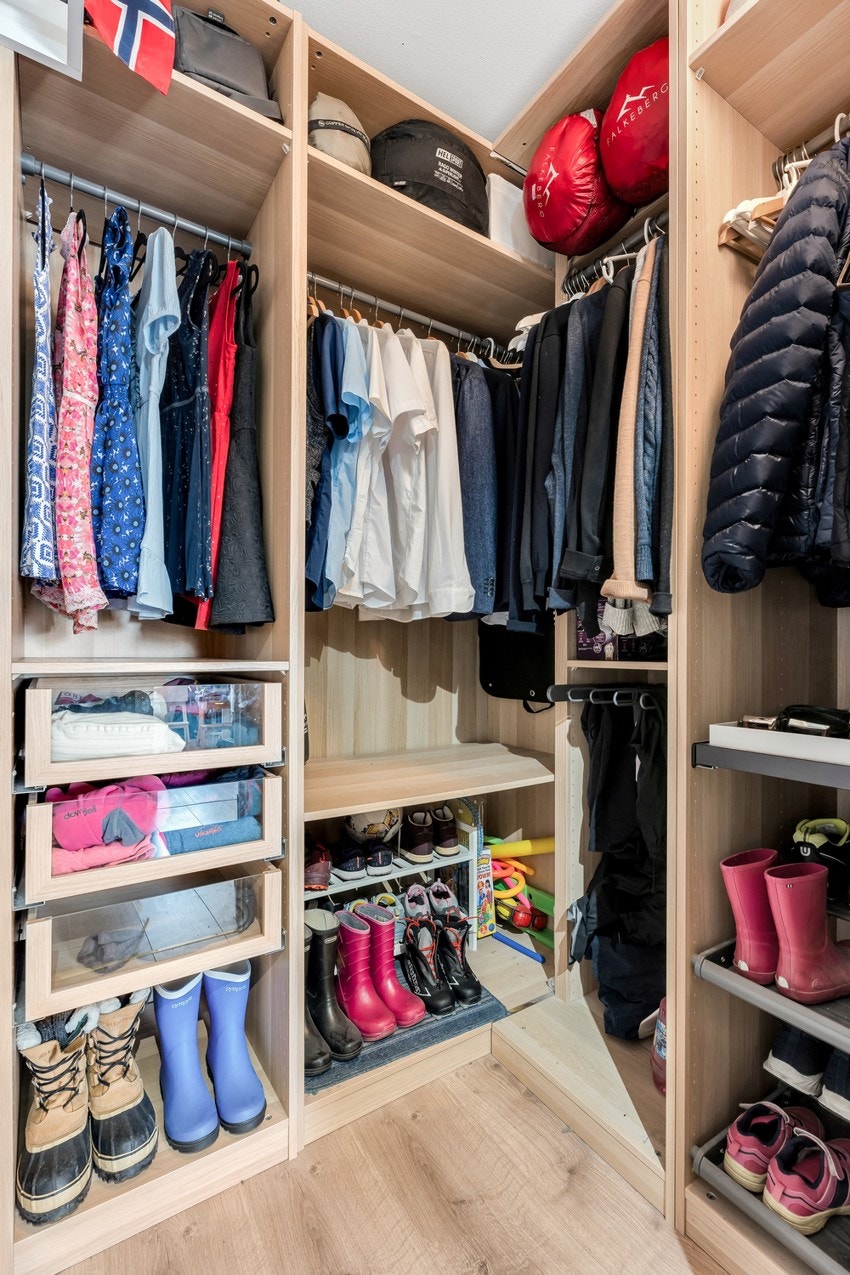 Romslig omkledningsrom. Galleribilde