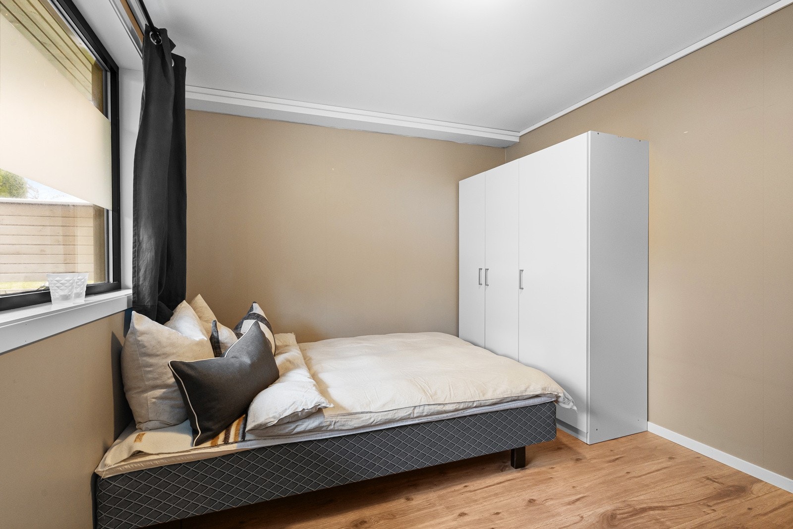 Soverom I - utleiedel. Galleribilde