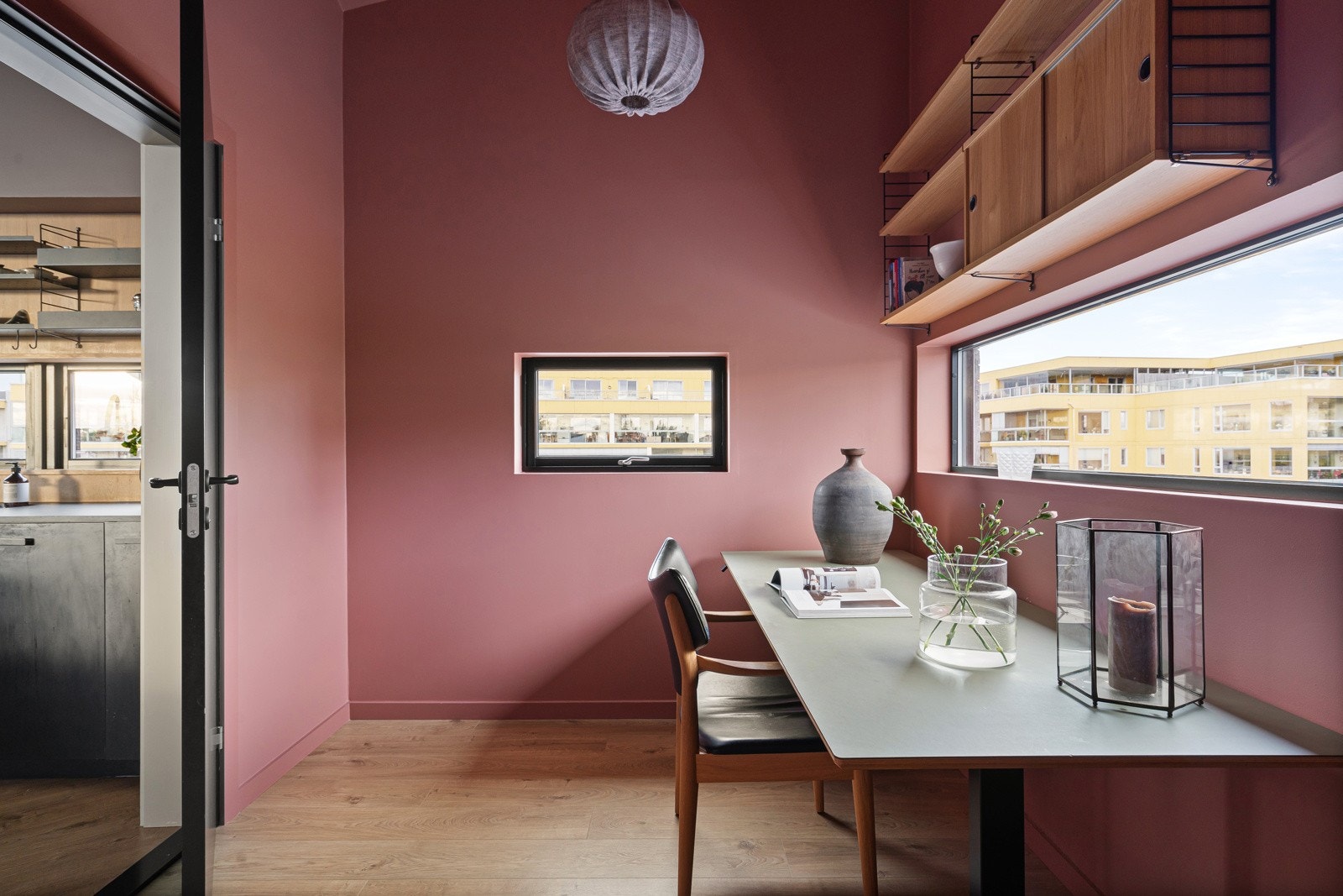 Fra kjøkkenet har man adkomst til et praktisk kontor ev. gjesterom. Galleribilde