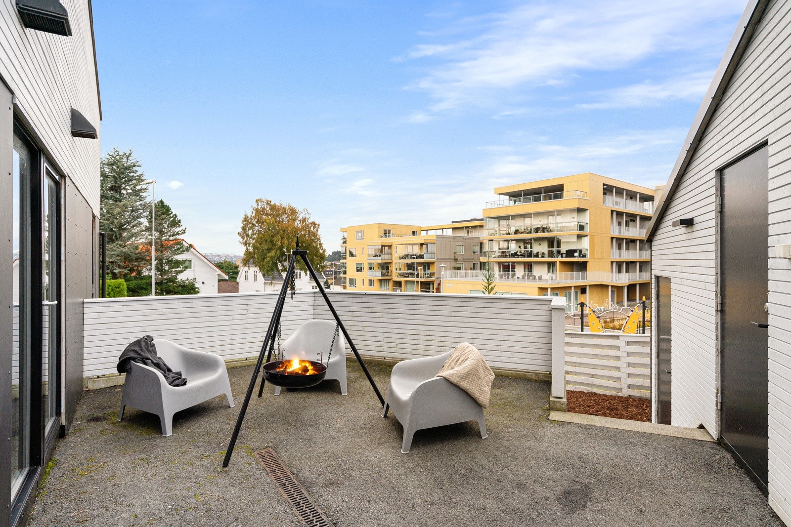 Uteområde. Galleribilde