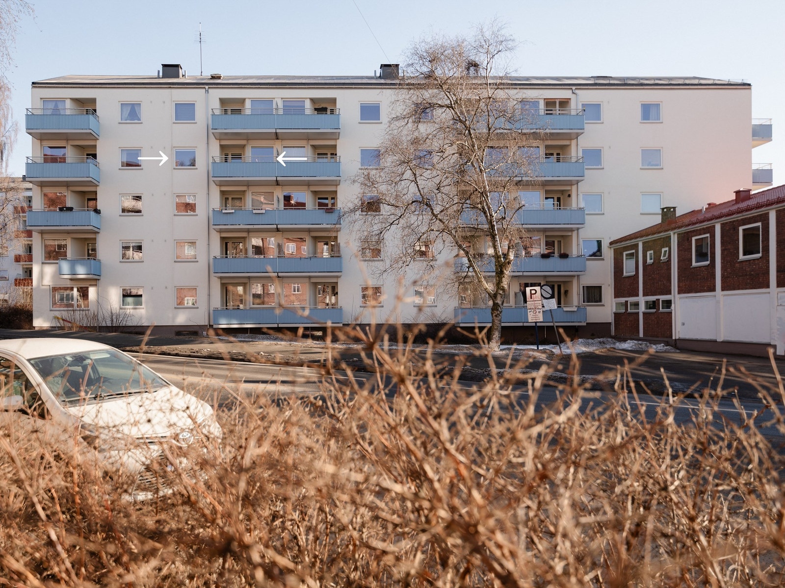 Fasadene til bygget ble renovert som en del av vedlikeholdsprosjektet gjennomført i 2021. Nye balkonger i firedobbel størrelse av de opprinnelige ble også montert! Galleribilde
