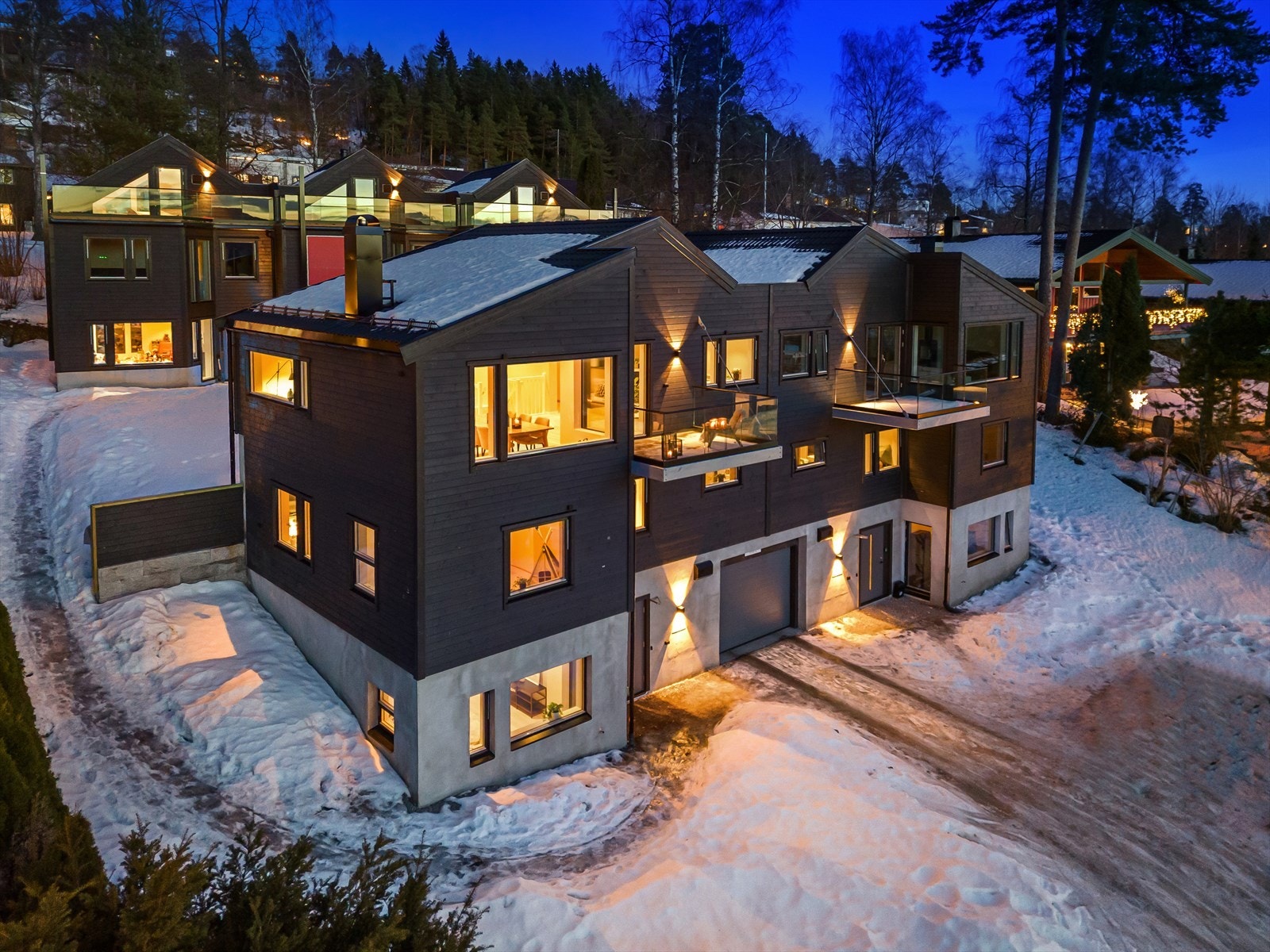 Velkommen til Vækerøveien 117B presentert av Peter Björklund og Marthe Skabo ved Nordvik Bygdøy Allé. Galleribilde