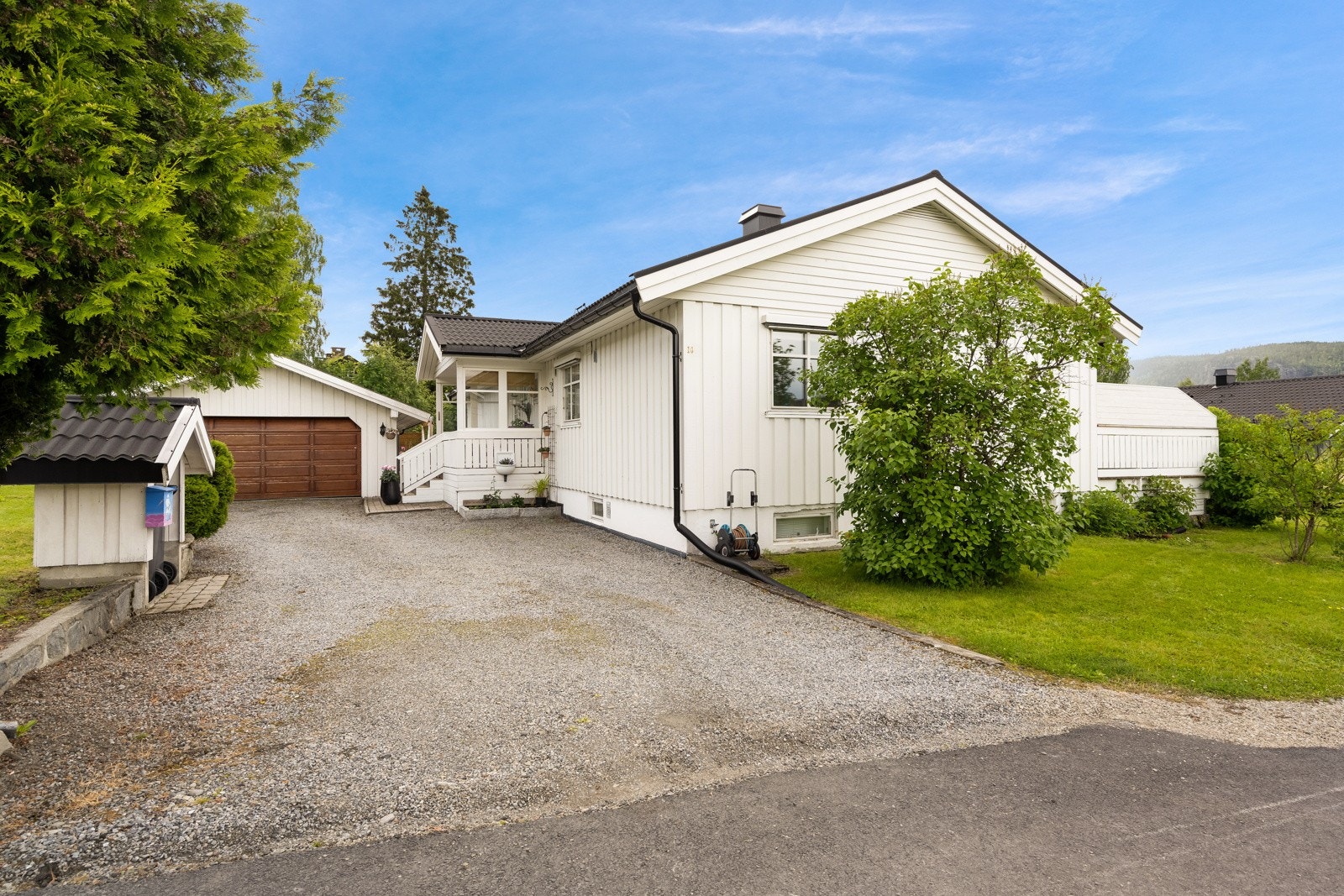 Dobbel garasje på eiendommen Galleribilde
