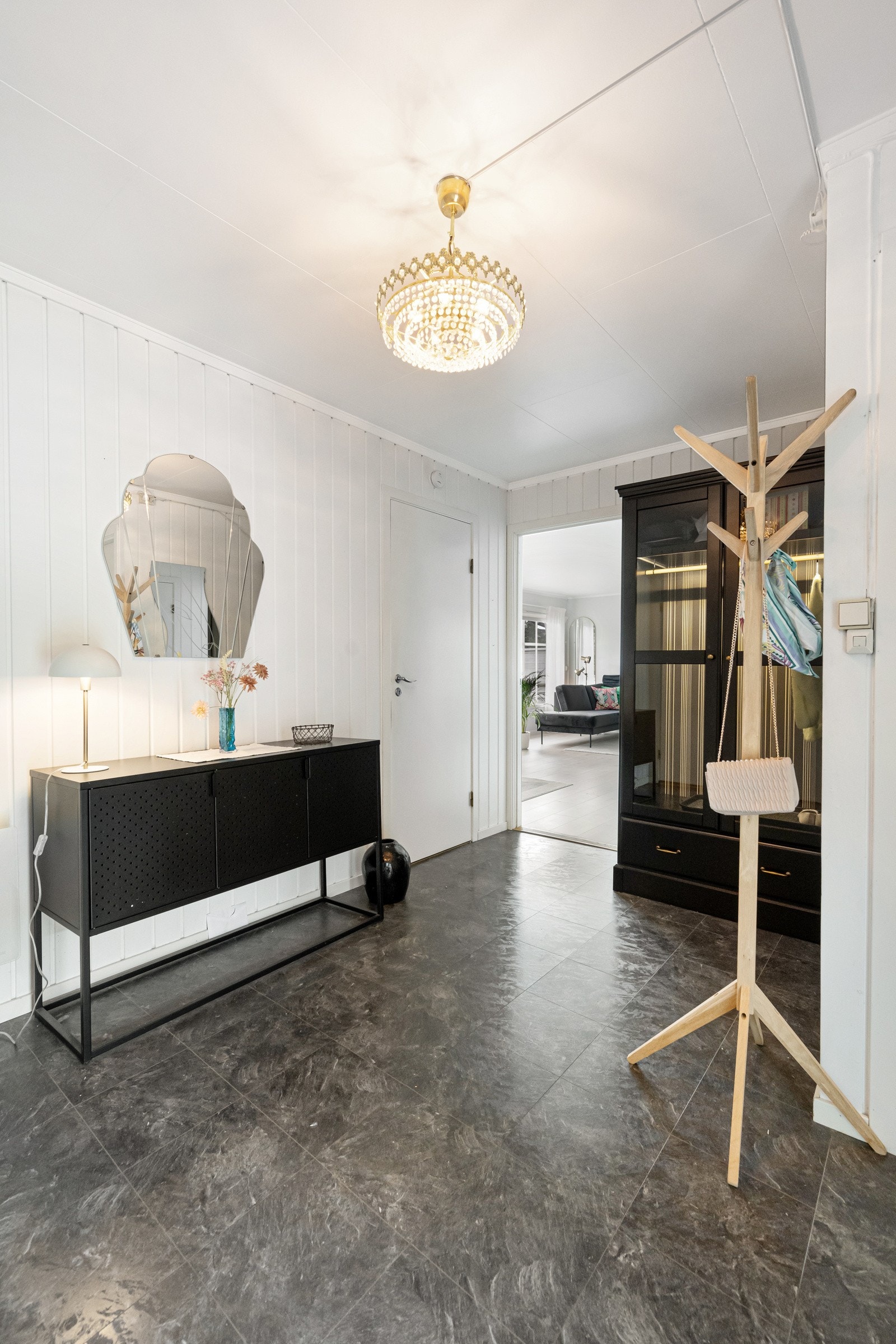 Boligen er løpende oppusset og fremstår som meget innbydende Galleribilde