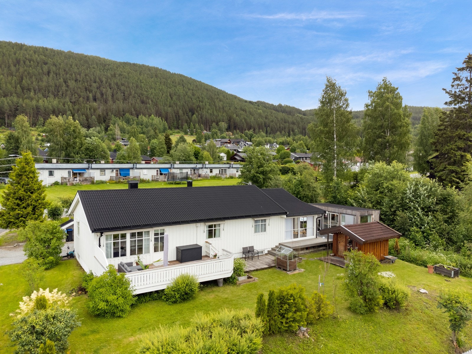 Nybovegen 10 - Pen og oppusset enebolig med fin beliggenhet og attraktiv tomt! Galleribilde