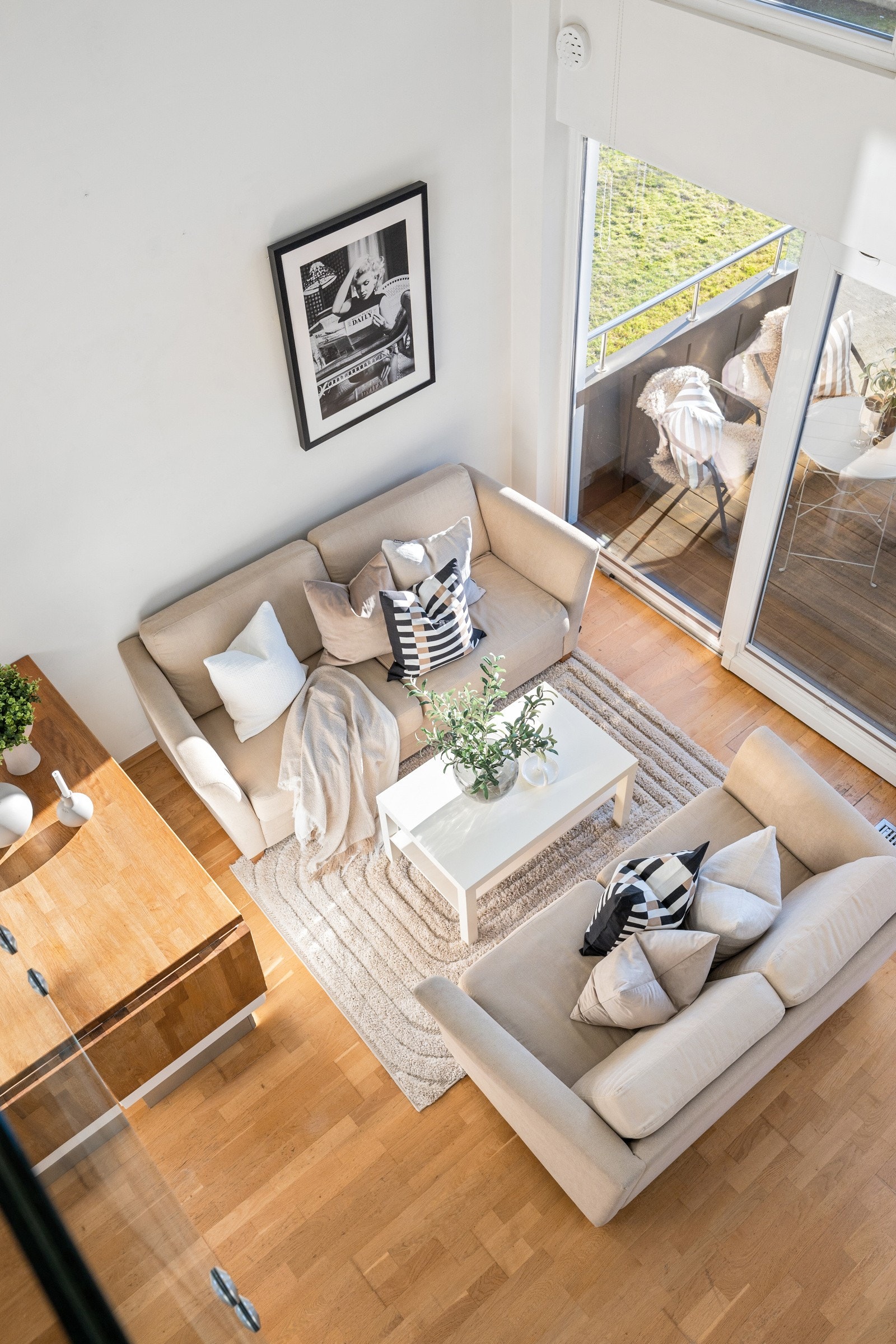 Her har du plass til ønsket sofagruppe. Galleribilde