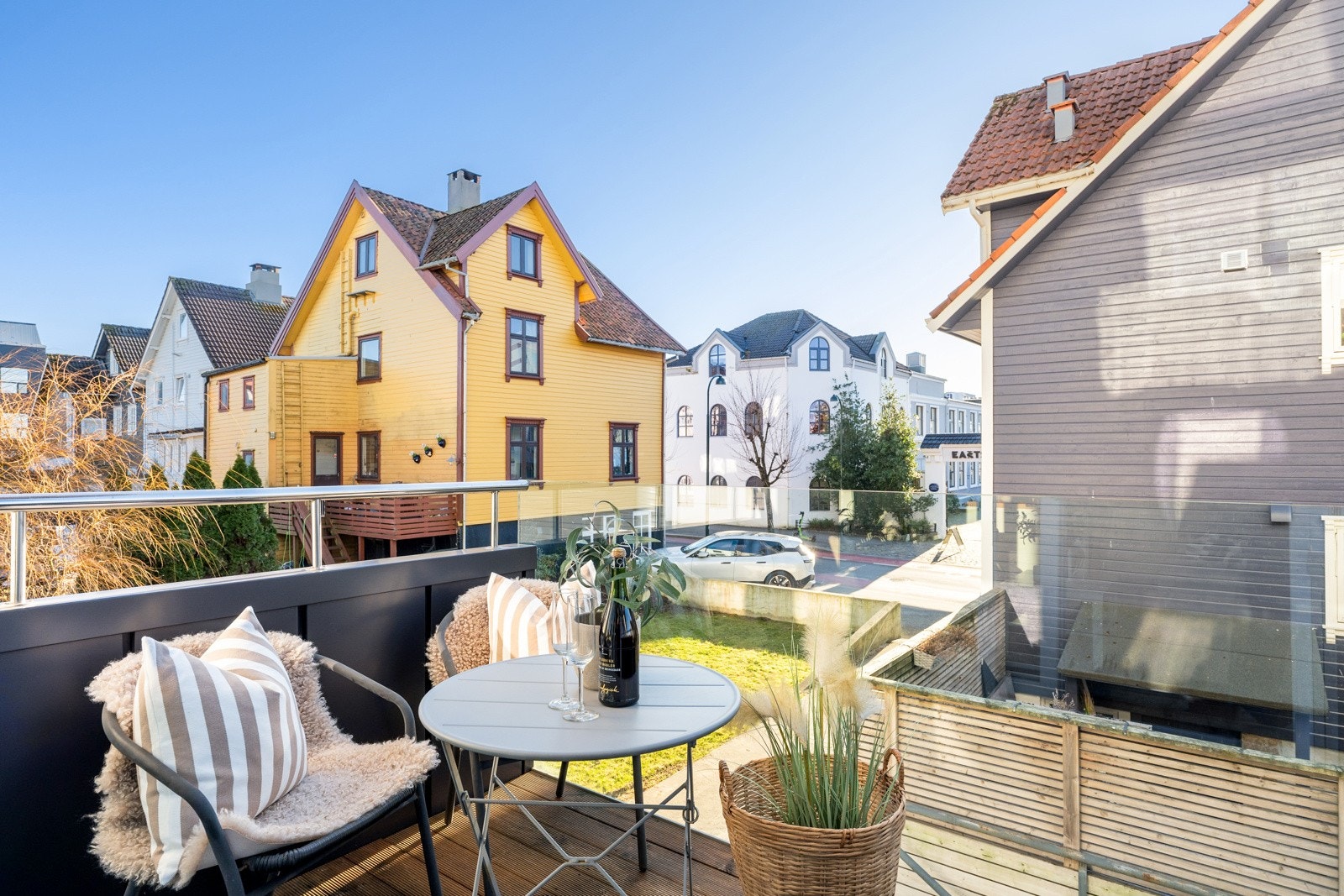 En kjekk leilighet med tilhørende hybel, balkong og felles takterrasse. Galleribilde