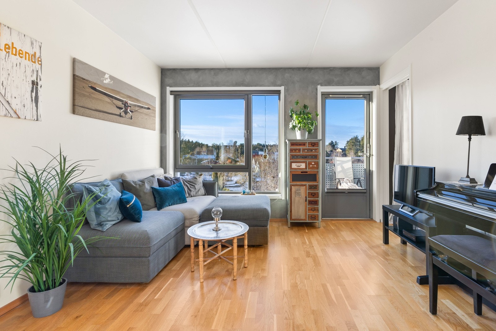 Fra stuen er det utgang til balkongen Galleribilde